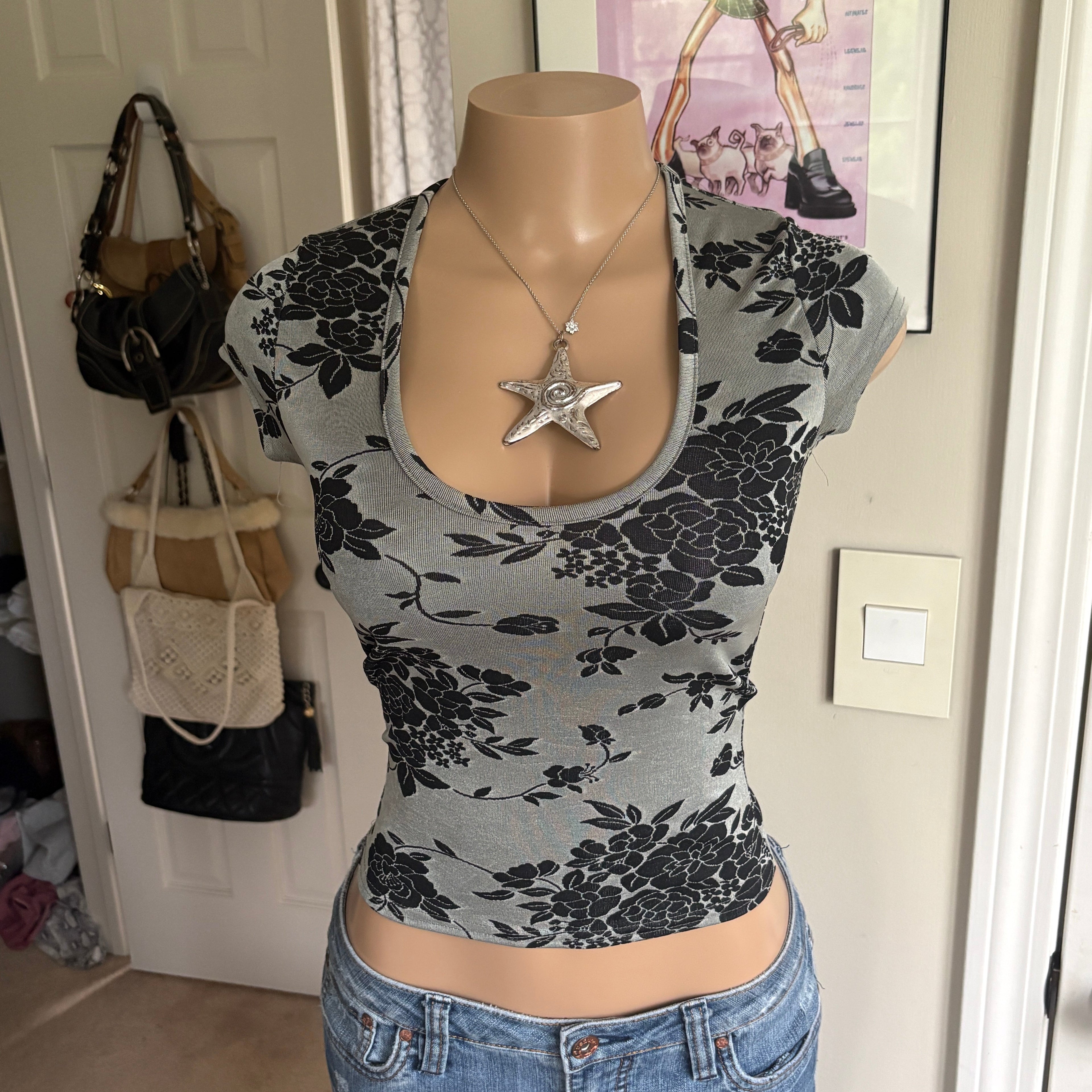 00s grunge floral scoop neck top (size XS)