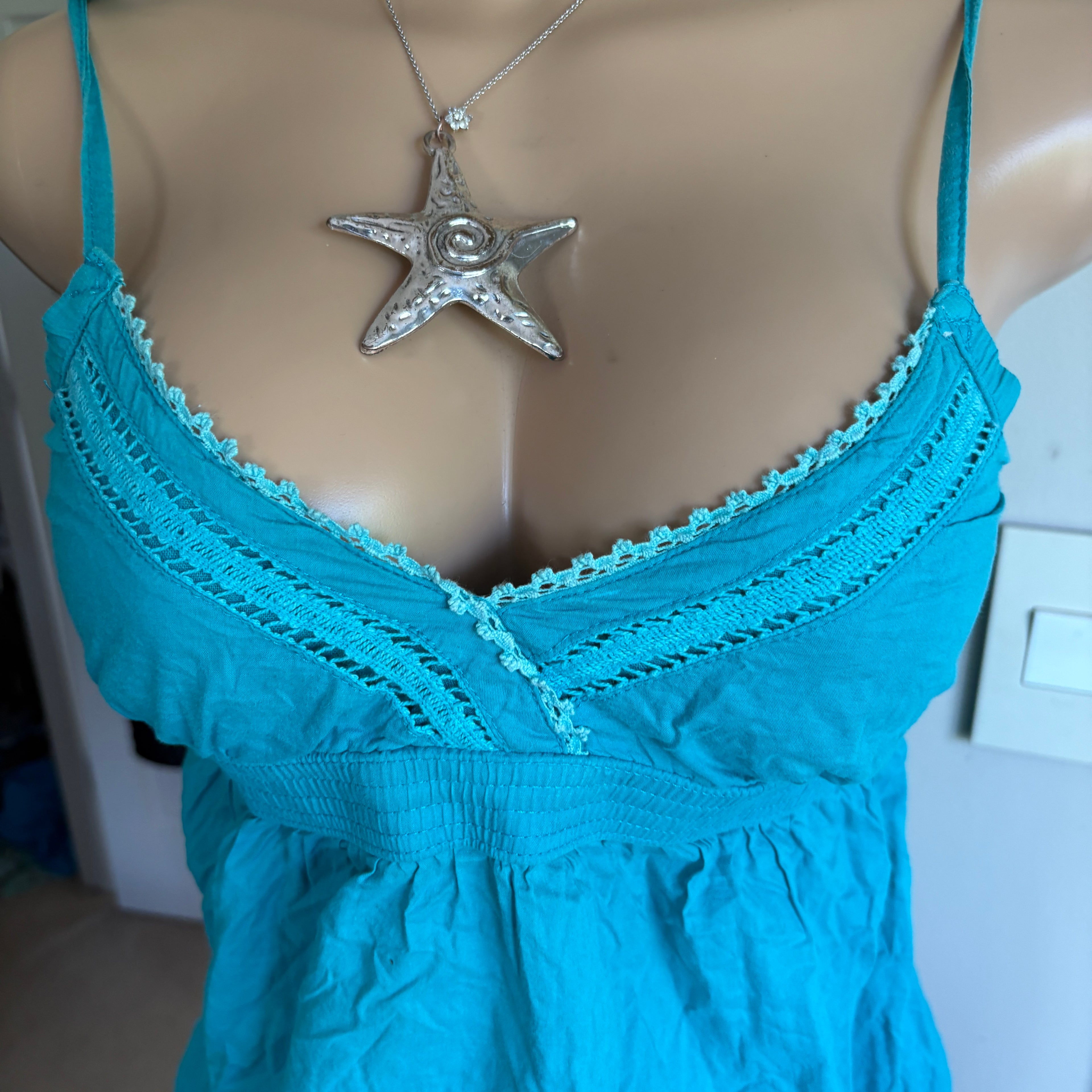 00s teal v neck tank top (size M)