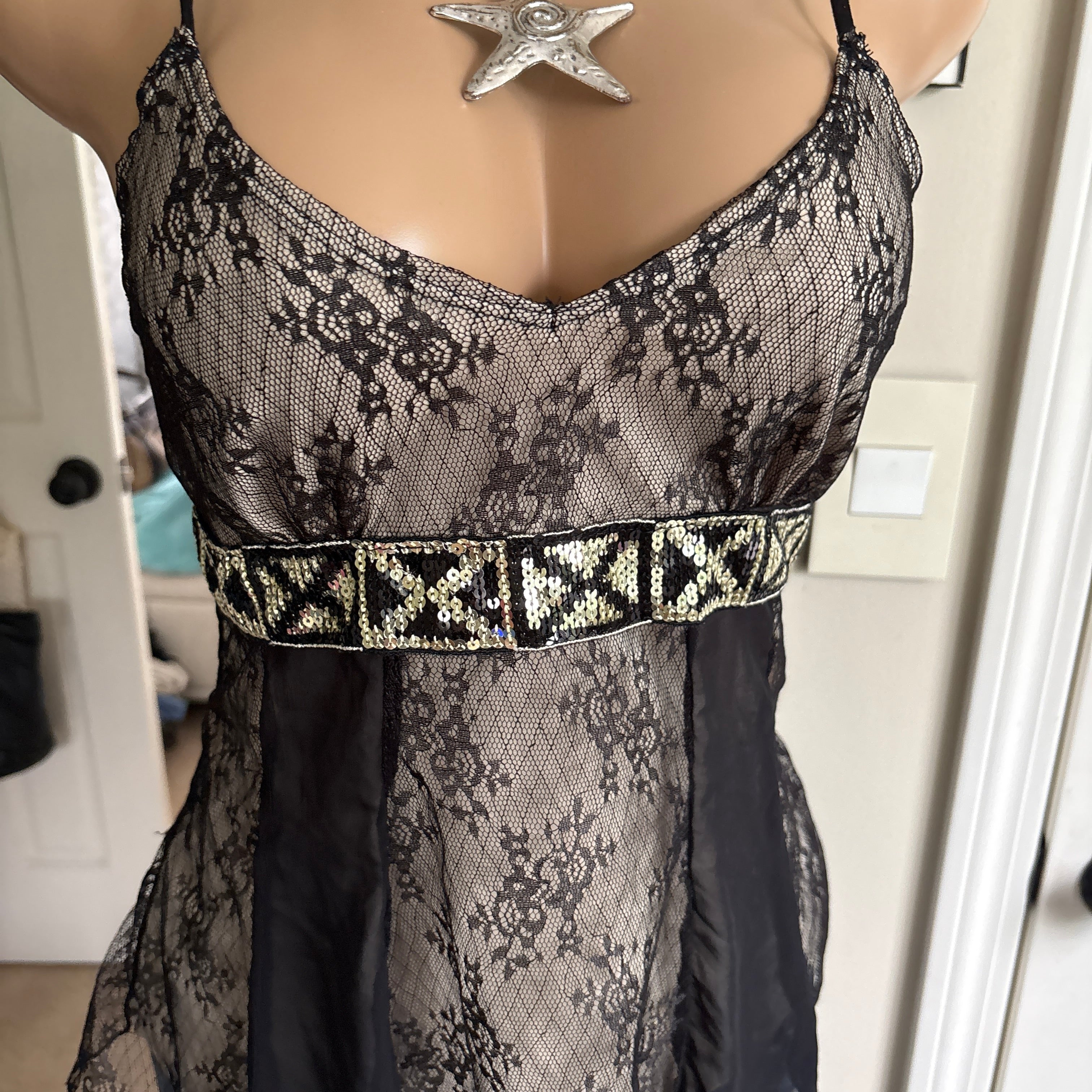 00s MKM unqiue black floral lace cami (size S)