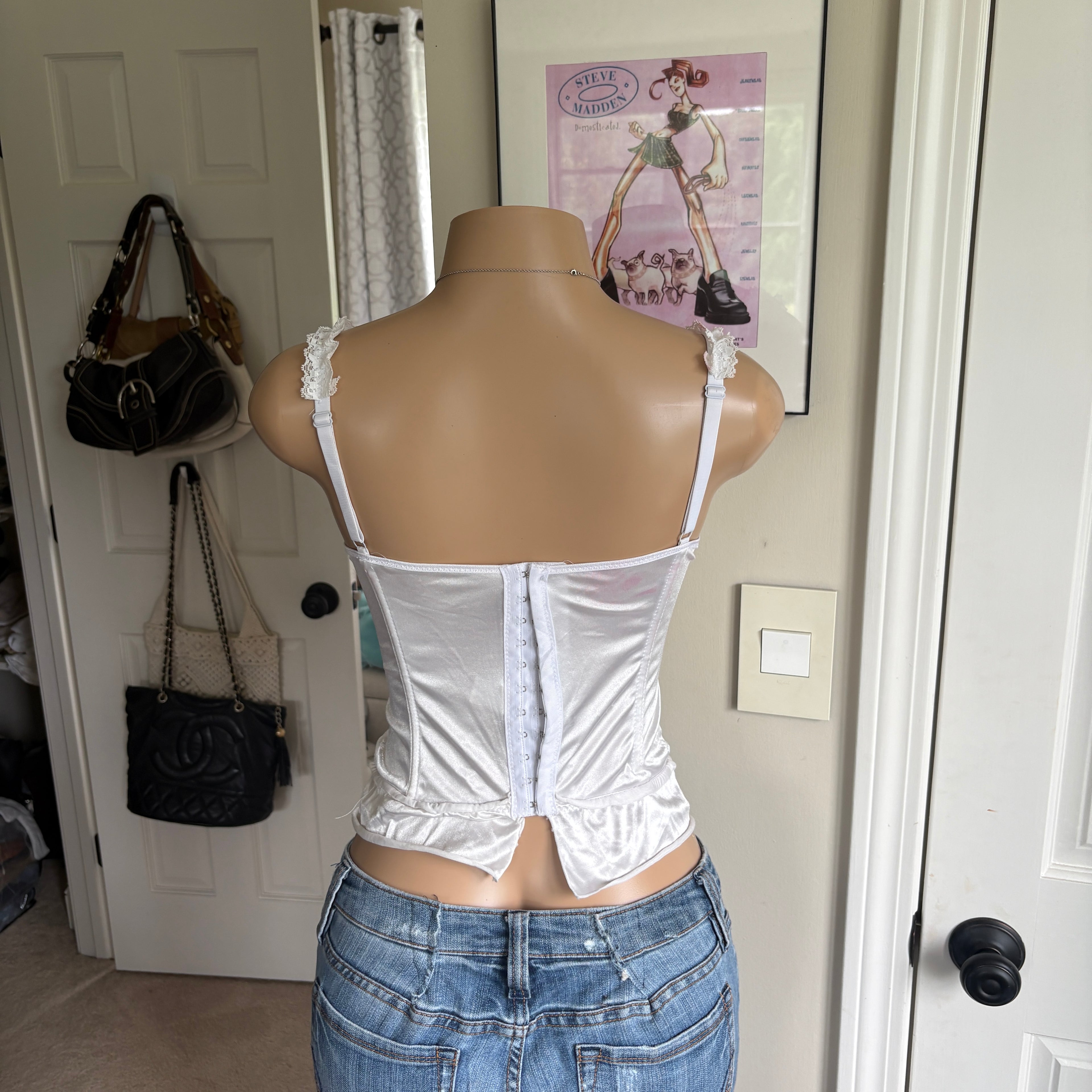 00s white floral lace bustier corset top (size L)