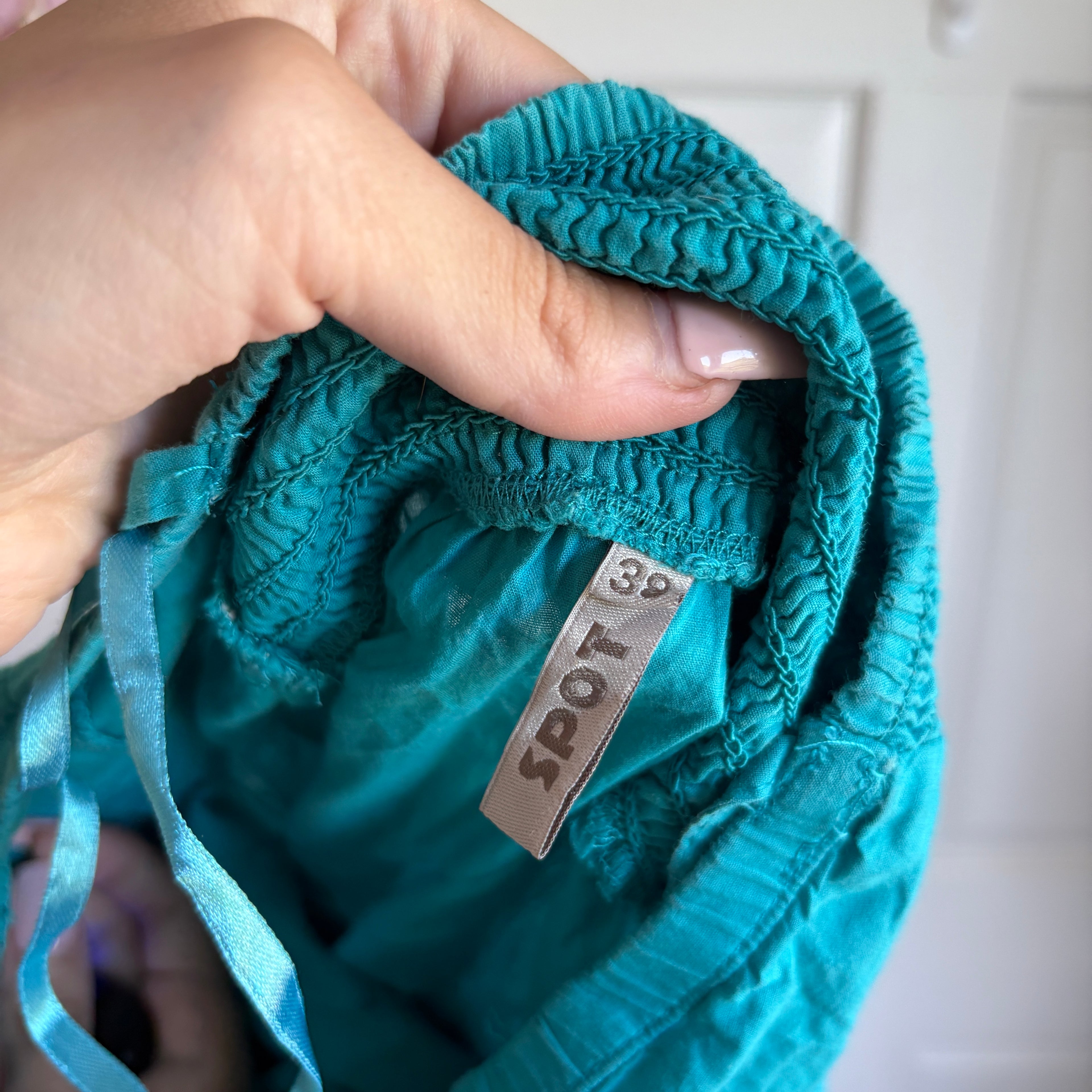 00s teal v neck tank top (size M)