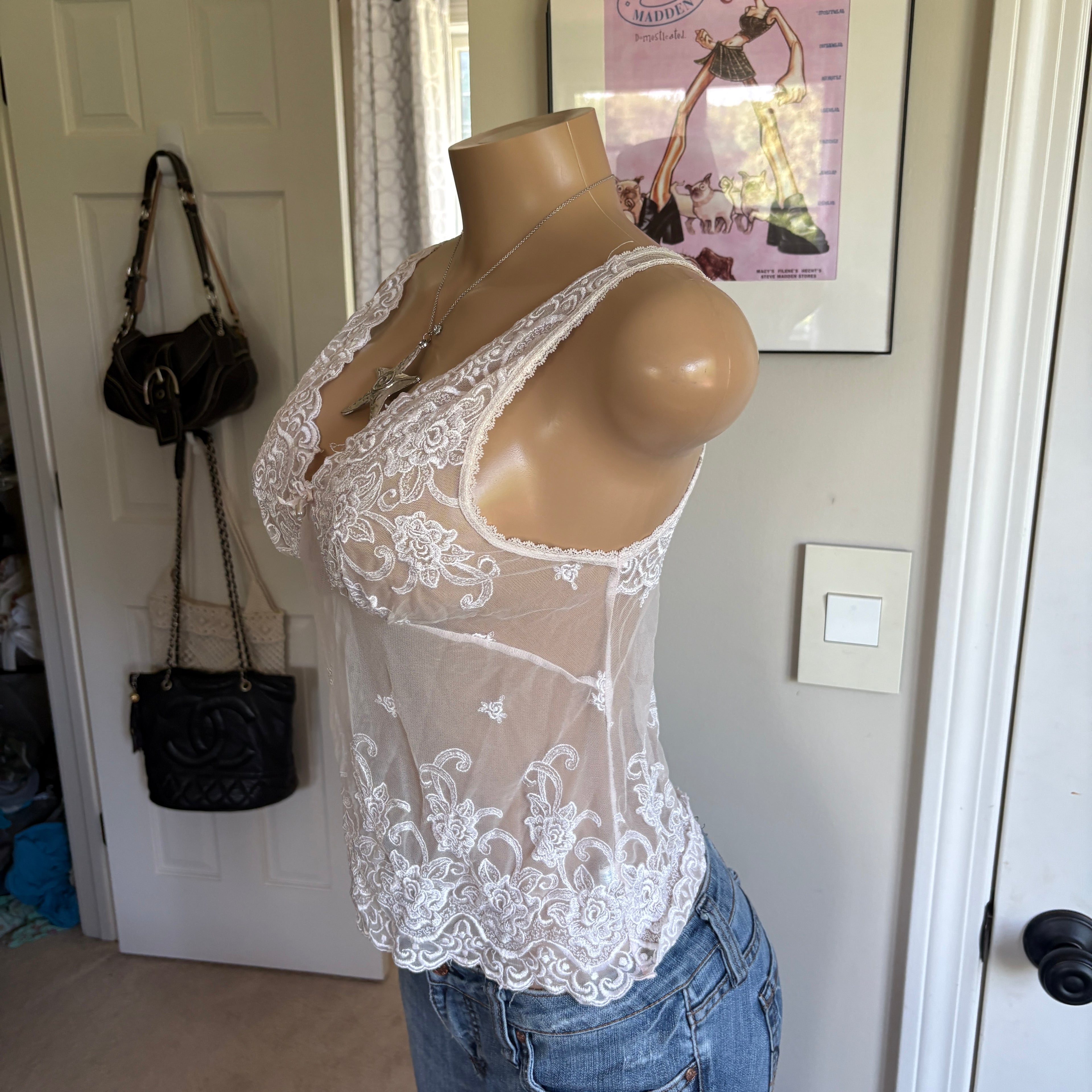 00s white floral lace tank top (size M)
