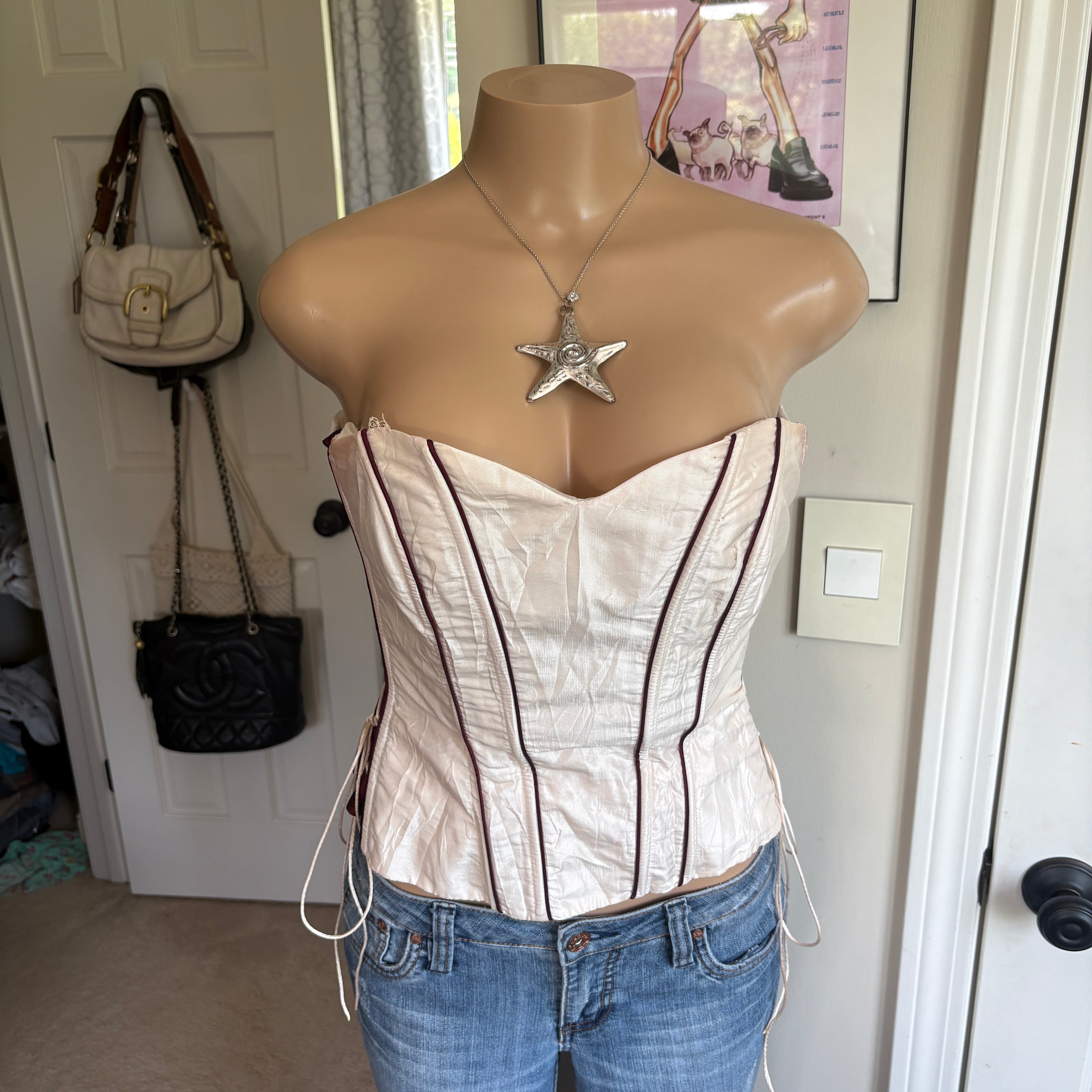 00s white & bergundy strapless corset top (size M)