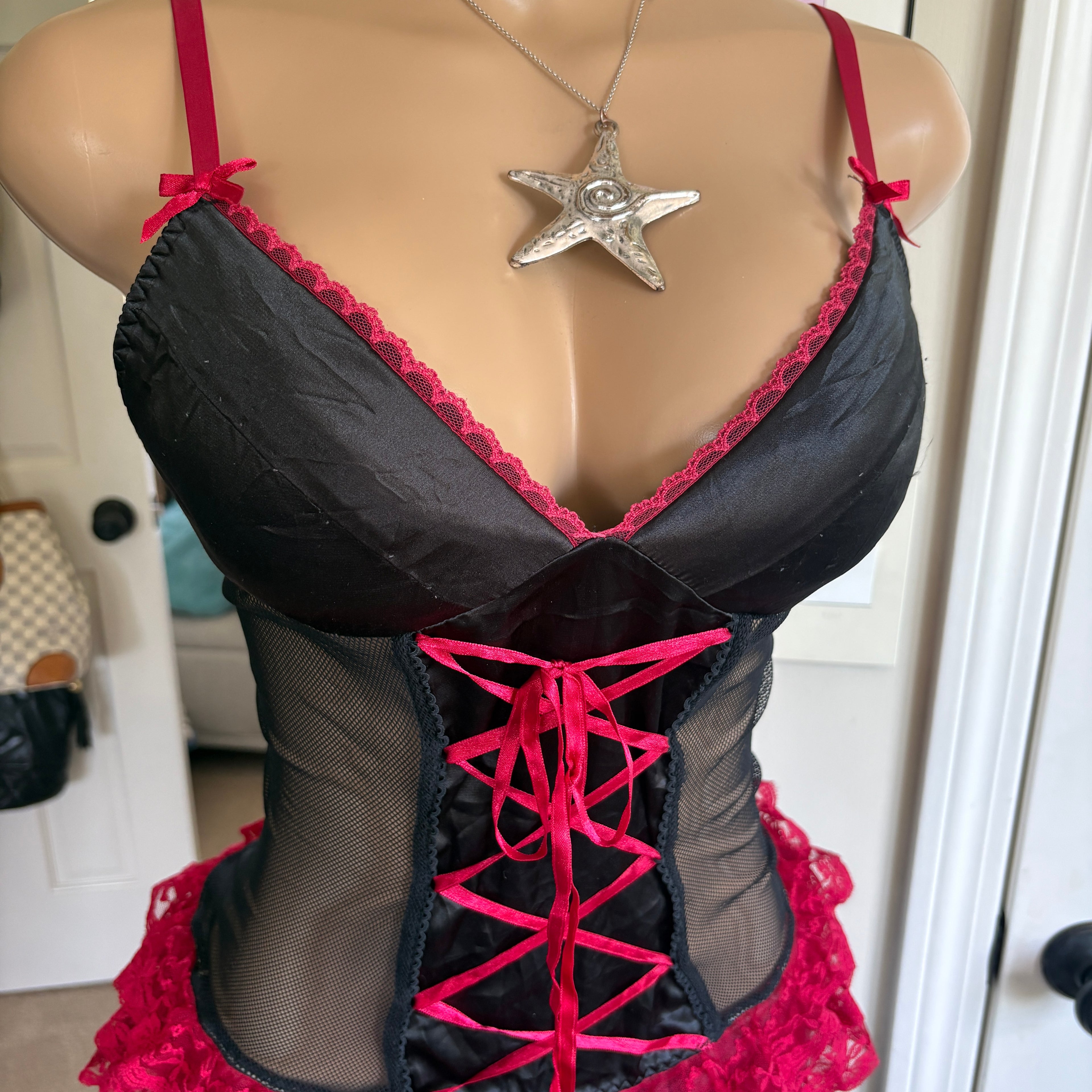 00s black and red lace up lingerie top (size M)