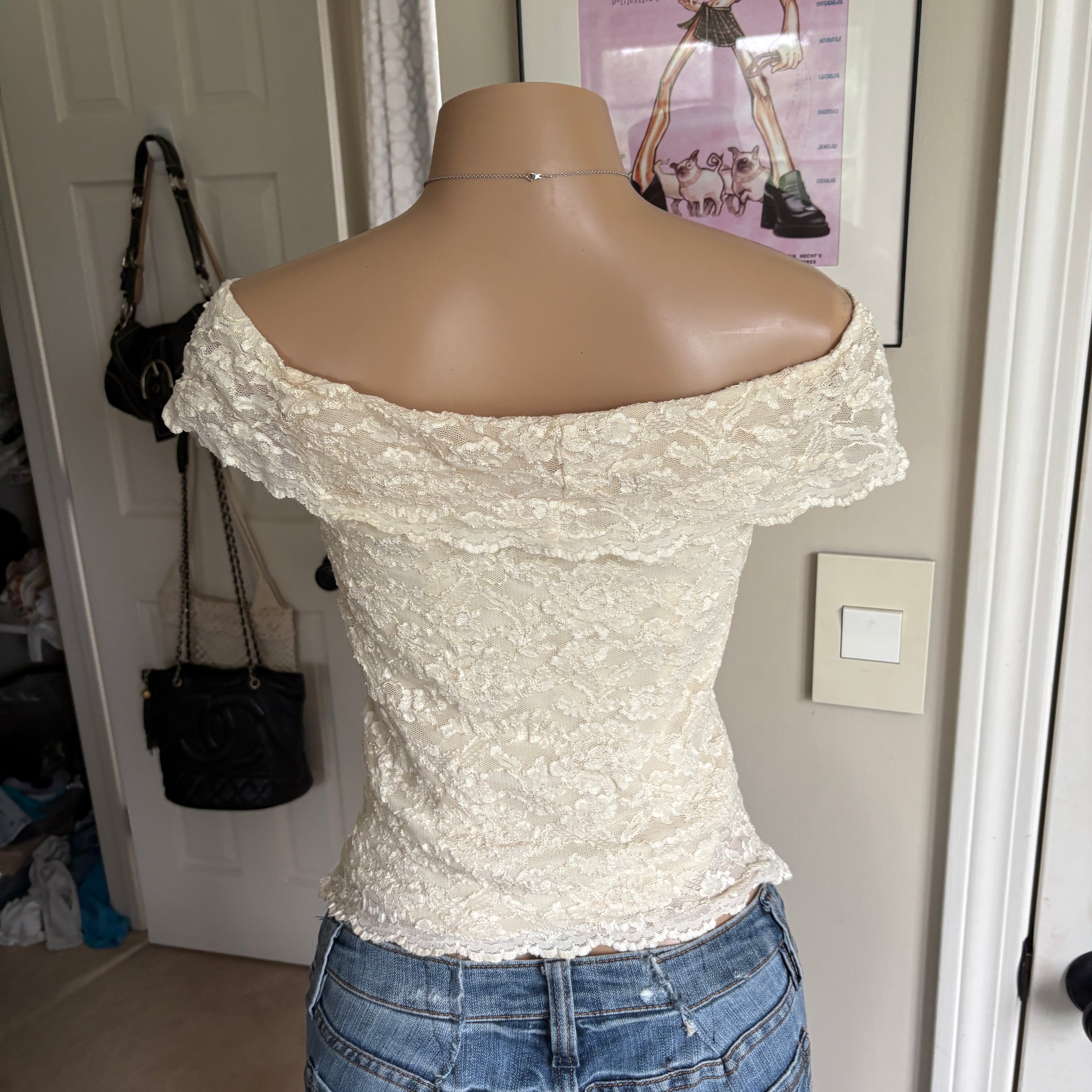 00s cream lace off shoulder top (size S/M)