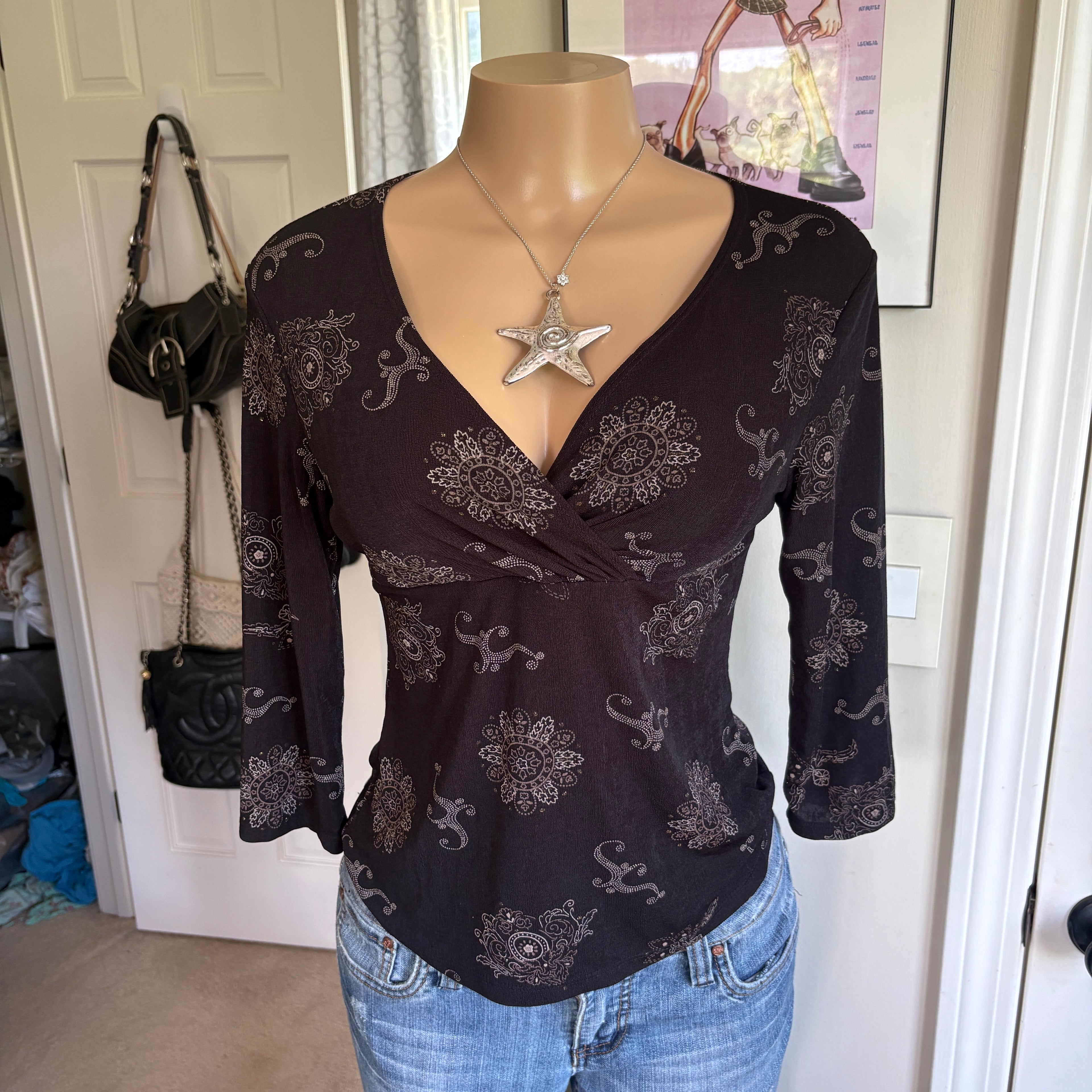 00s black floral v neck long sleeve (size S)
