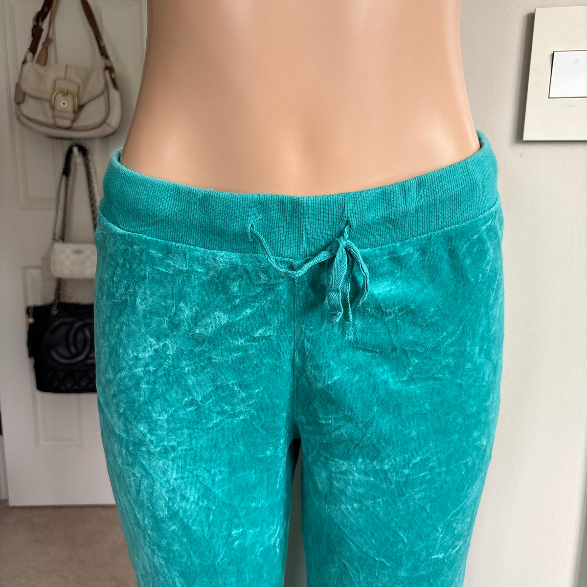 00s vintage Juicy Couture turquoise snapback sweatpants (size M/L)