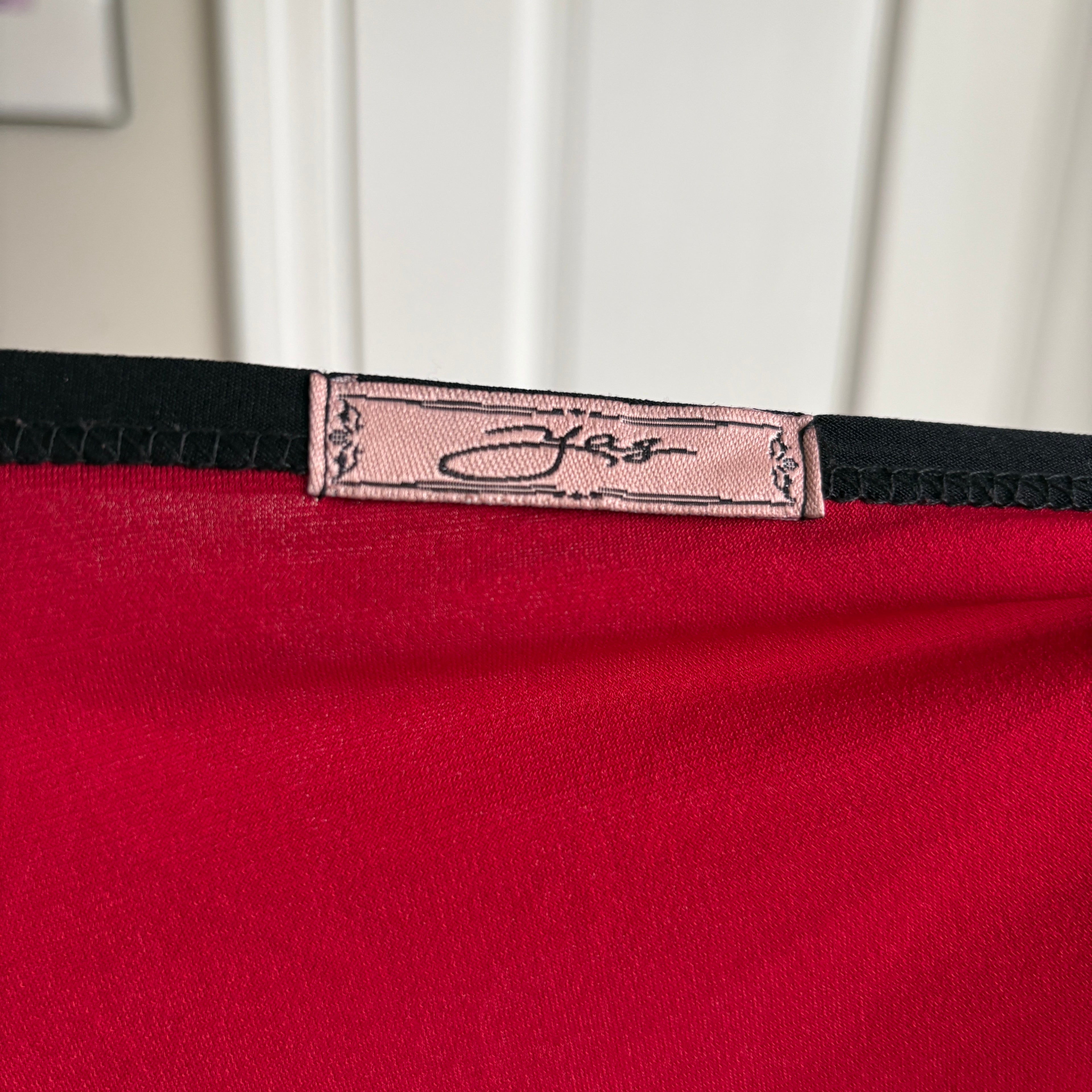 00s red & black buckle v neck cami (size M)