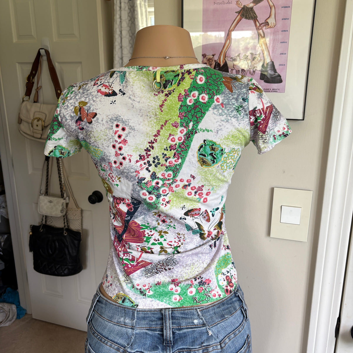 00s Save the Queen floral short sleeve top (size L)
