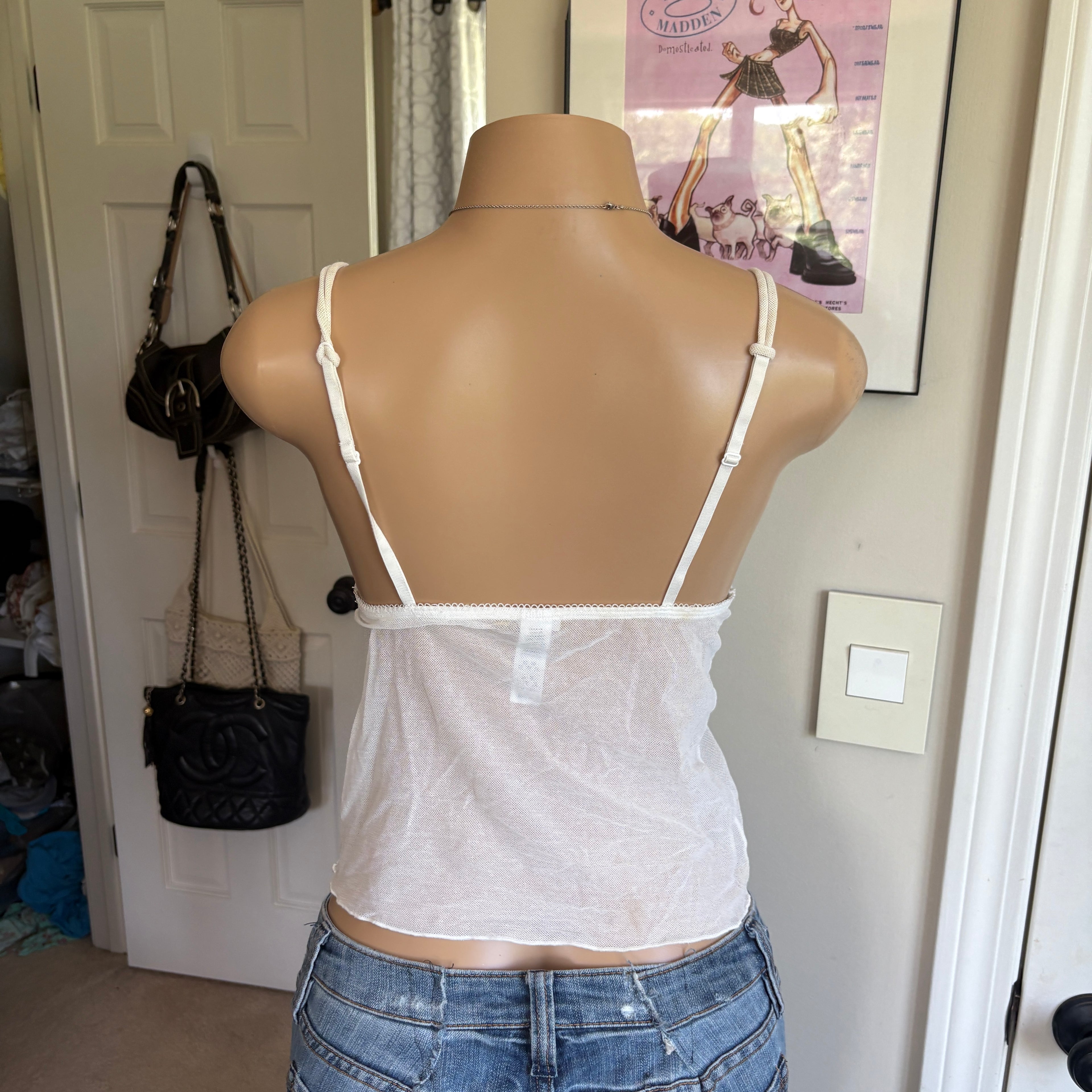 00s white v neck bow cami (size L)