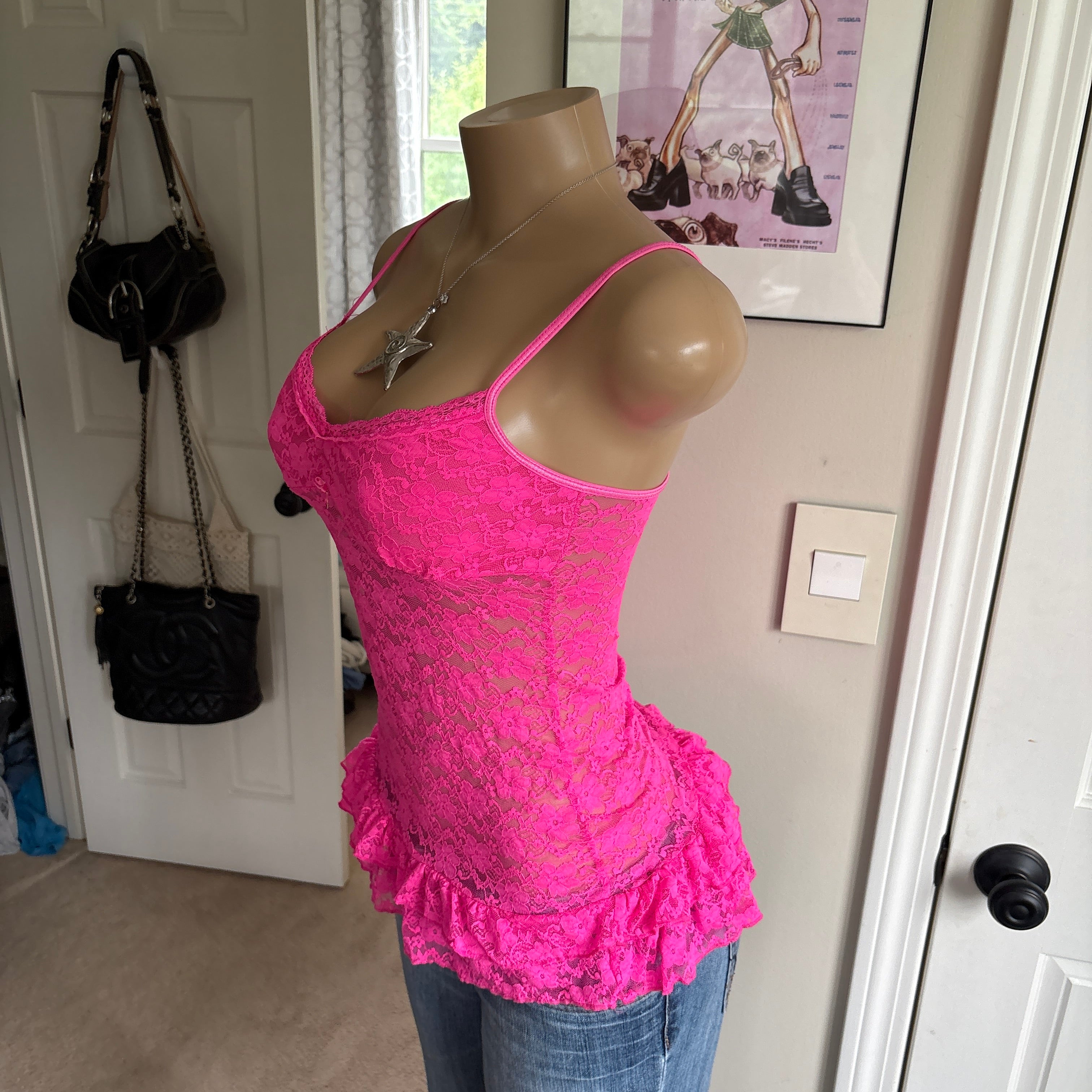 00s hot pink floral lace ruffle cami (size M)