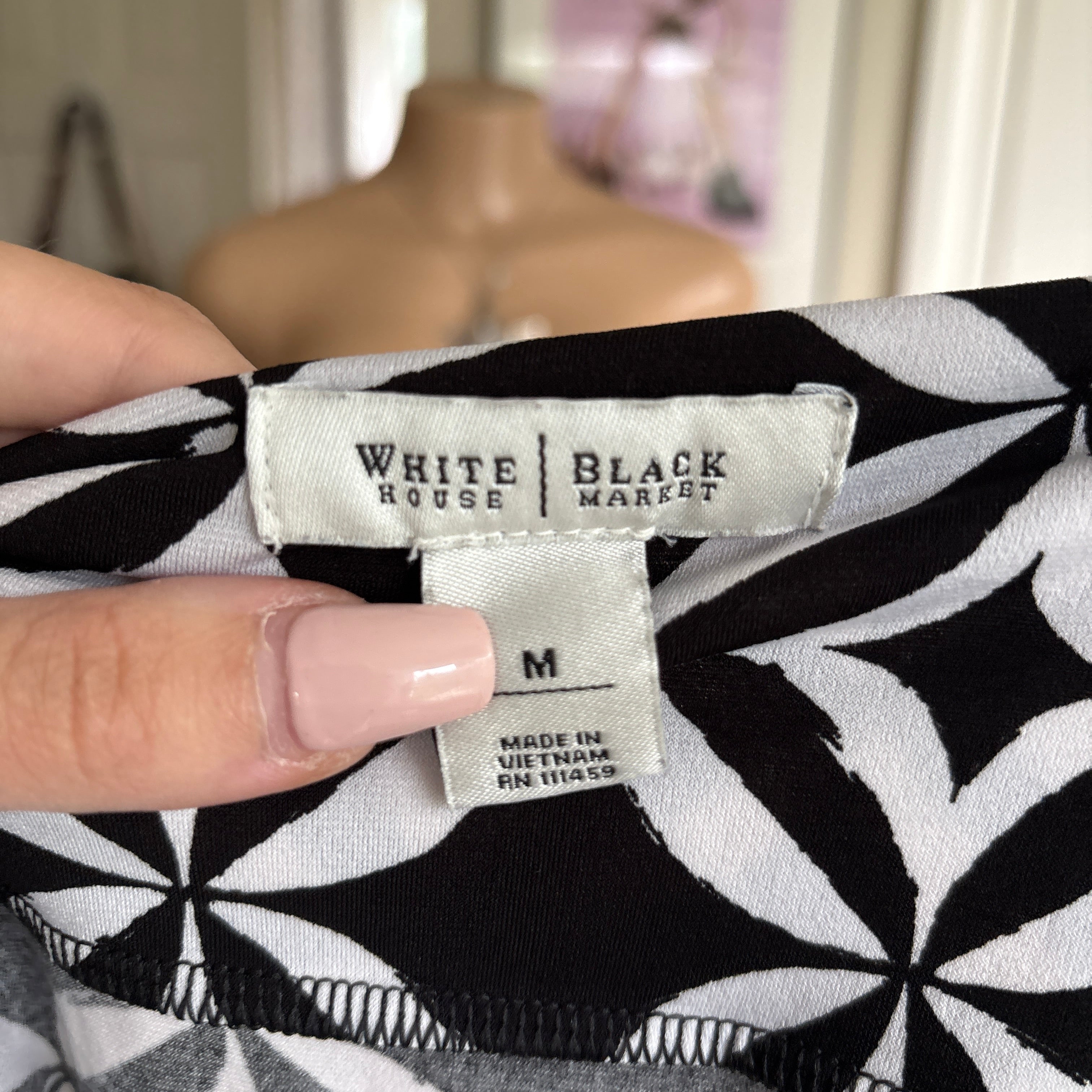 00s WHBM black & white tank top (size M)