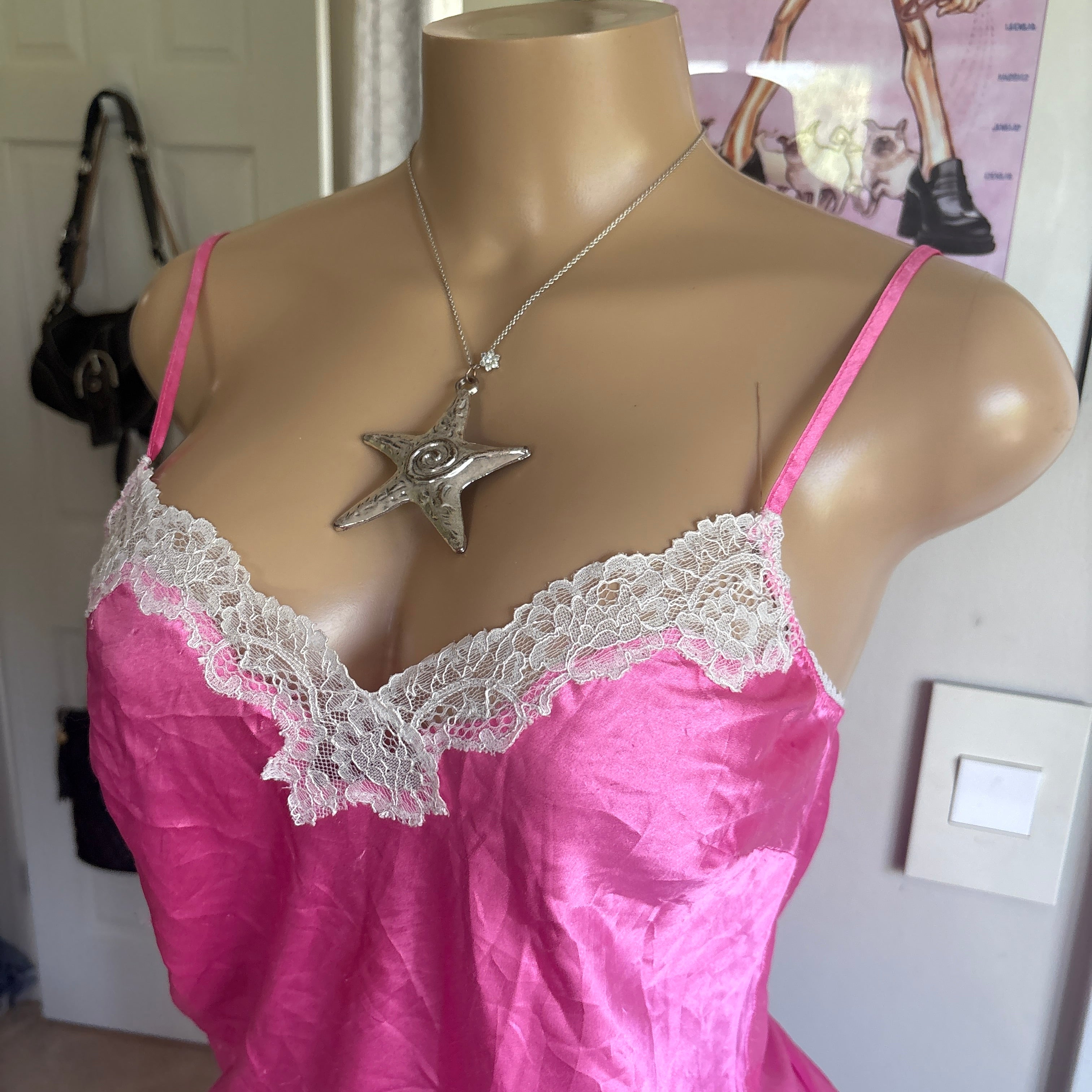 00s Victoria's Secret pink lace slip top (size S)