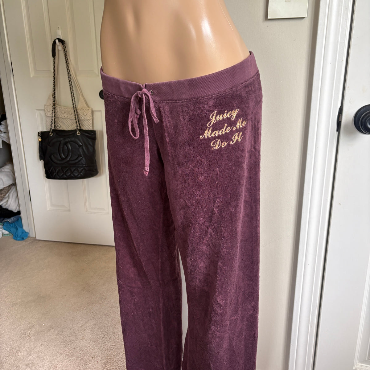 00s Juicy Couture "juicy made me do it" track sweatpants (size L)