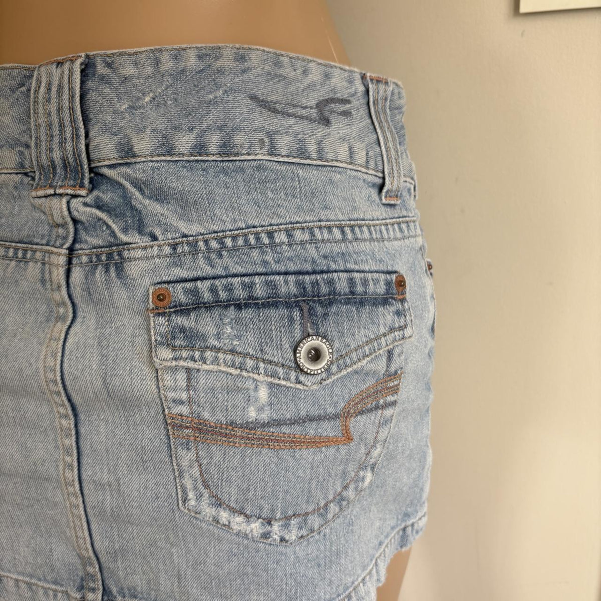 y2k 2000s American eagle light wash low rise denim micro mini skirt