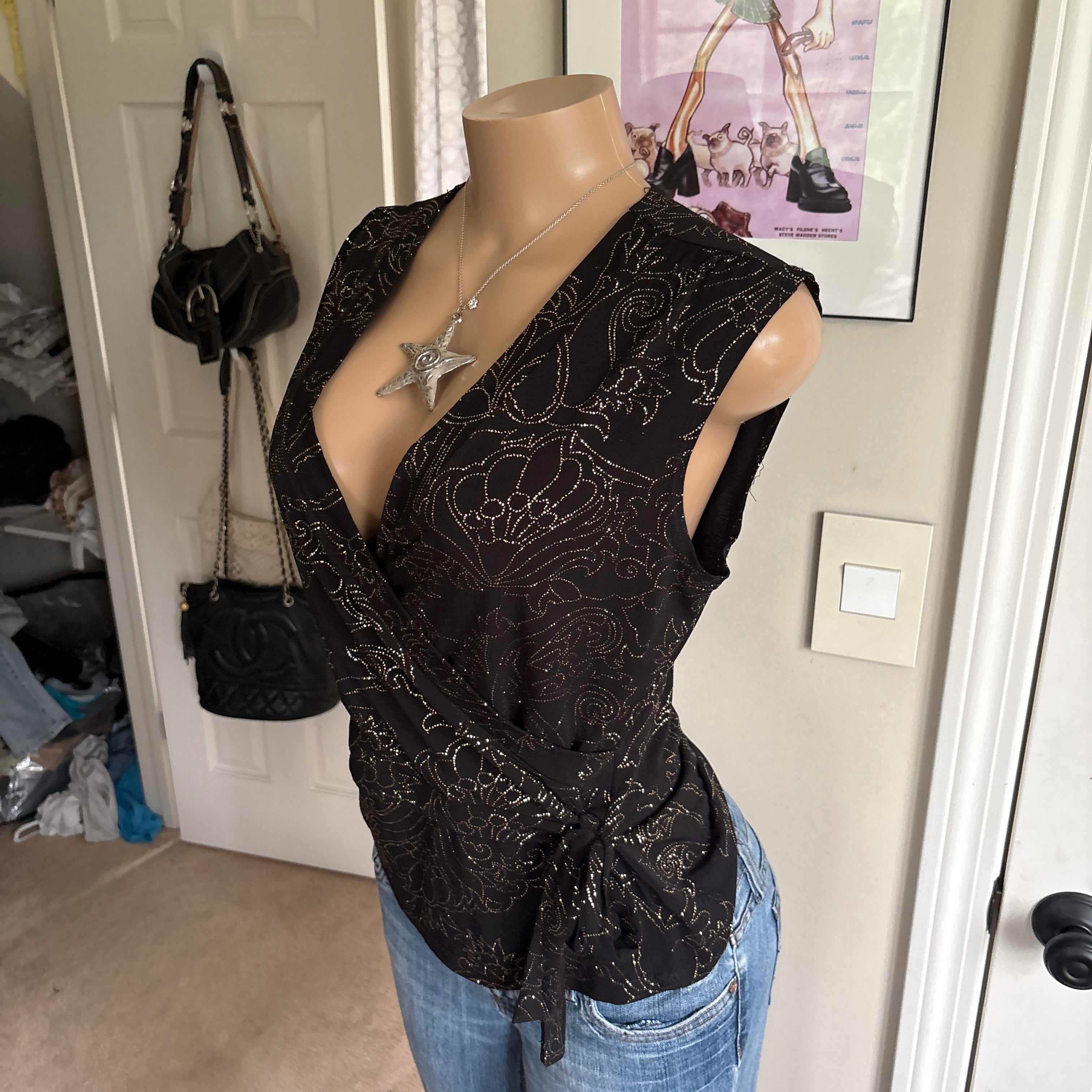 00s black floral deep v tank top (size M)