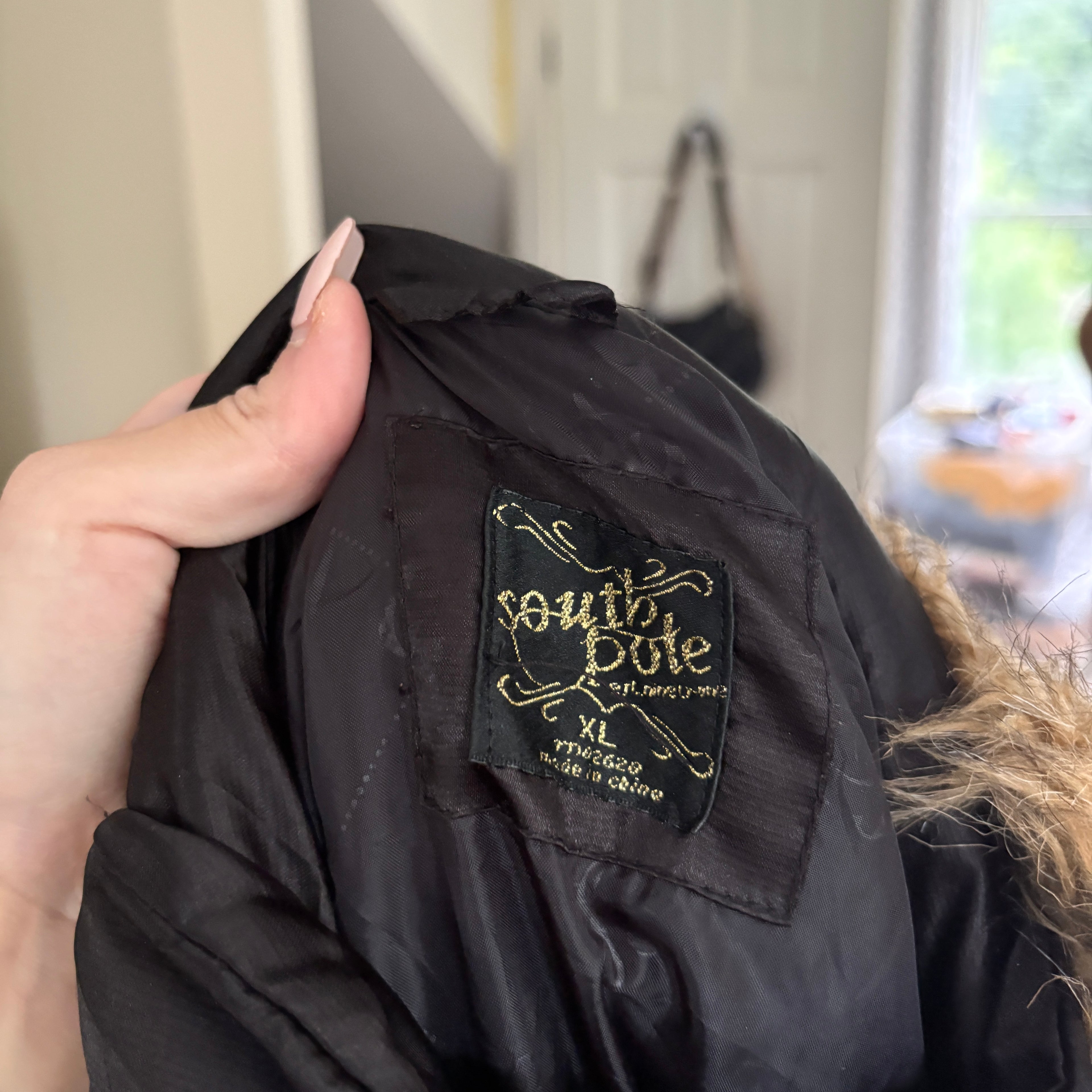 00s Southpole black faux fur hood jacket (size XL)