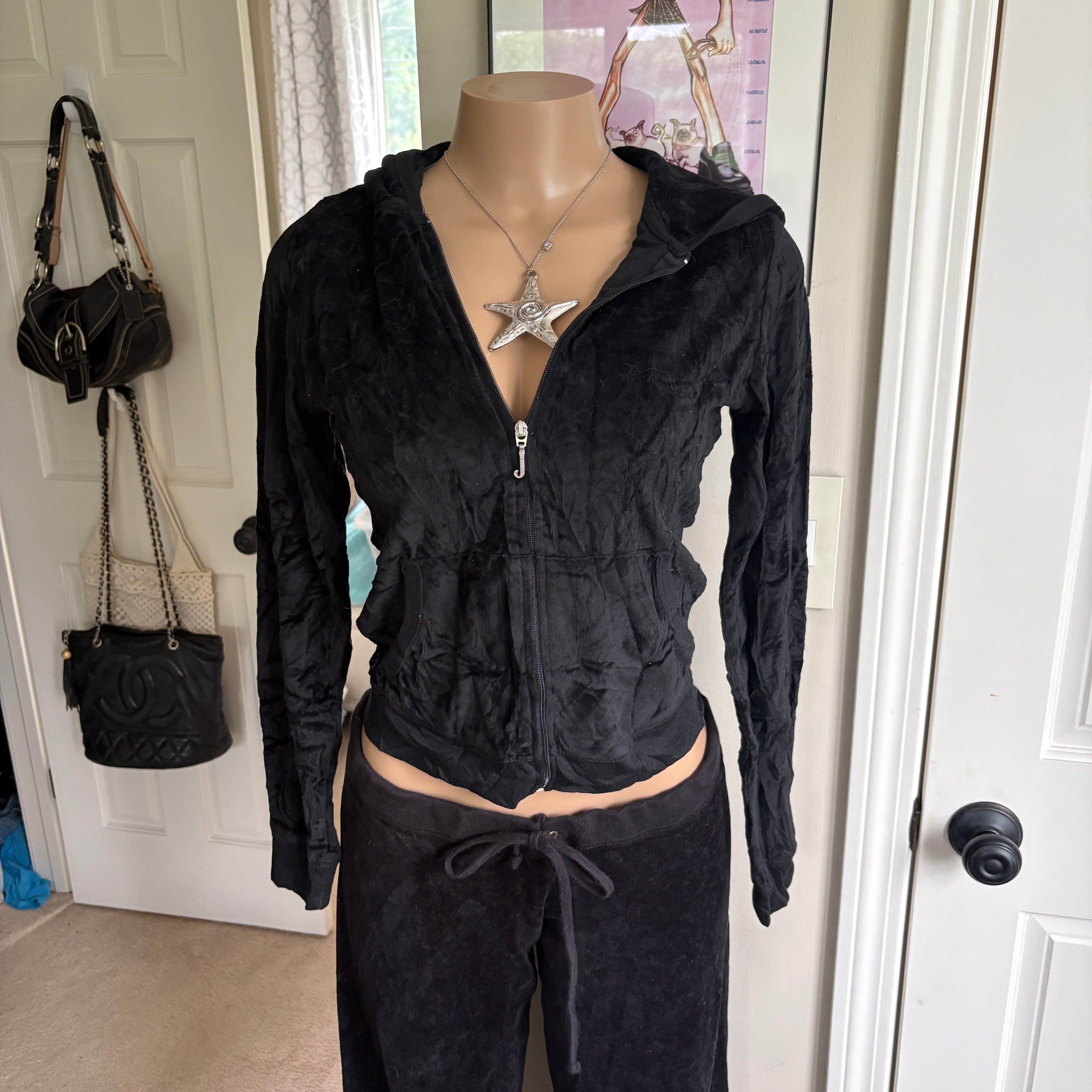 00s Juicy Couture black velour decal tracksuit set (size L)