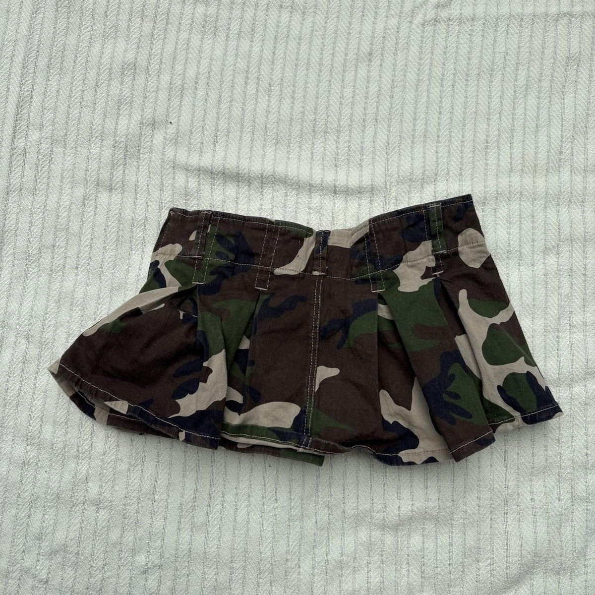 y2k 2000s almost famous camo pleated micro mini skirt