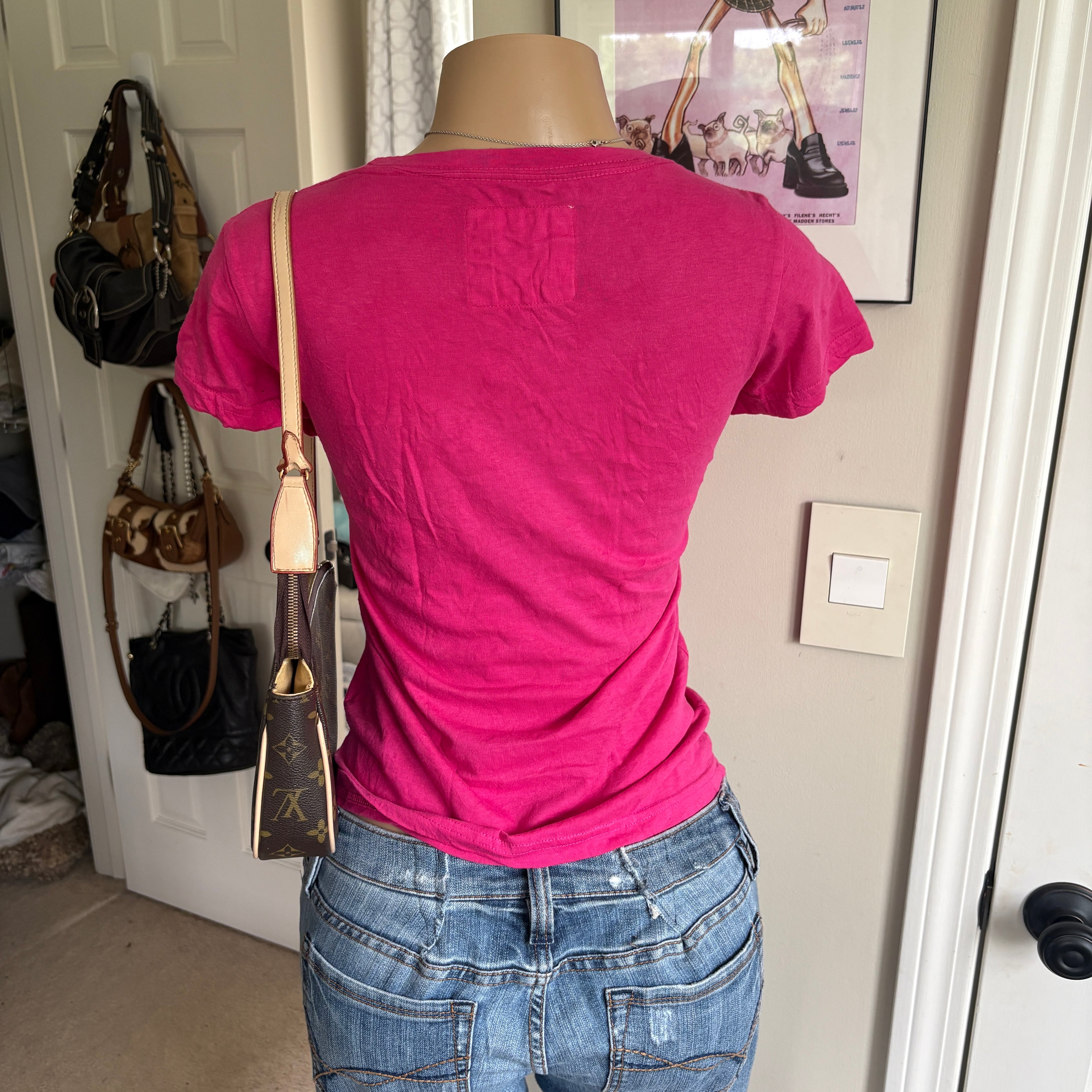 00s Abercrombie & Fitch pink t-shirt (size S)