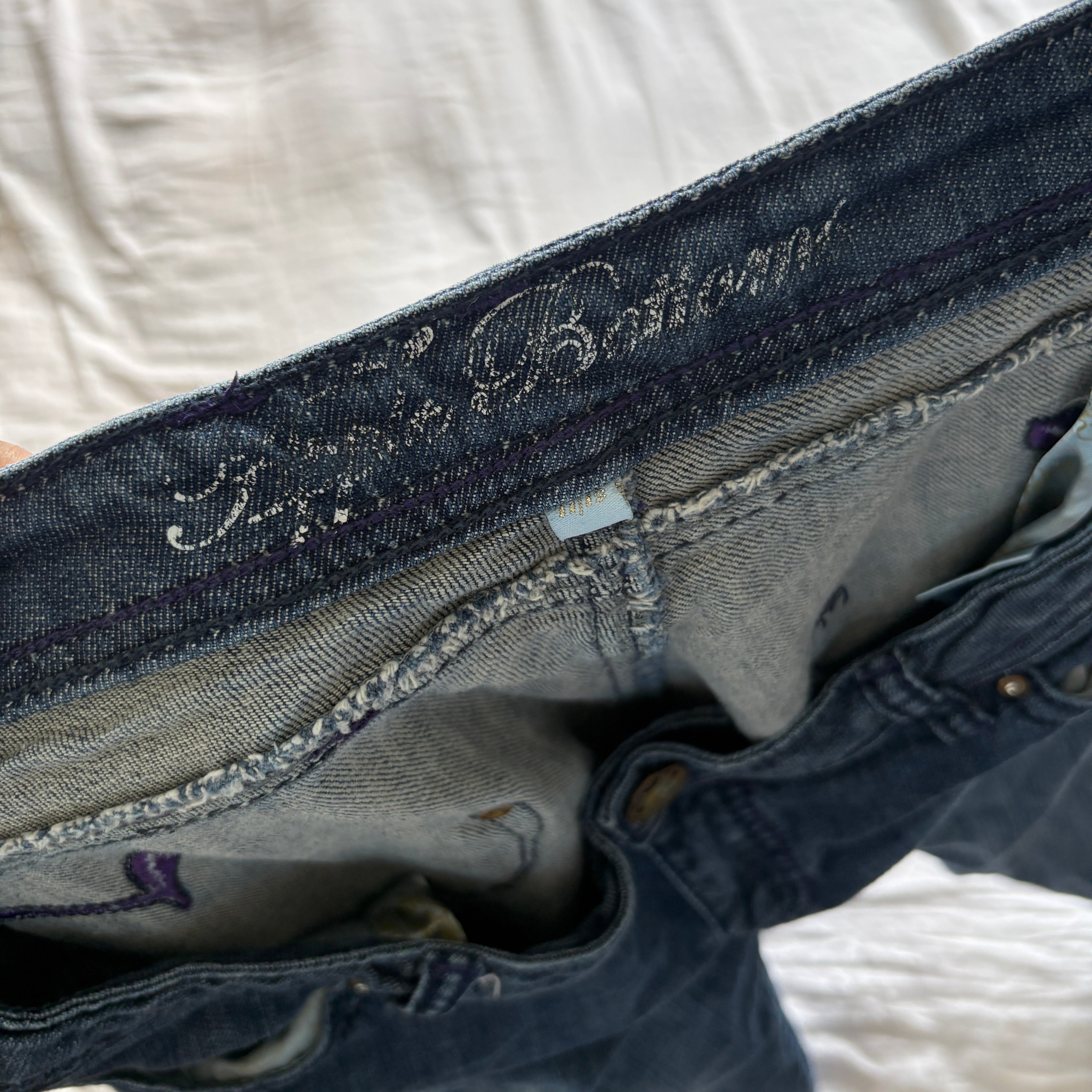 00s Apple Bottoms purple spellout jeans (size L)