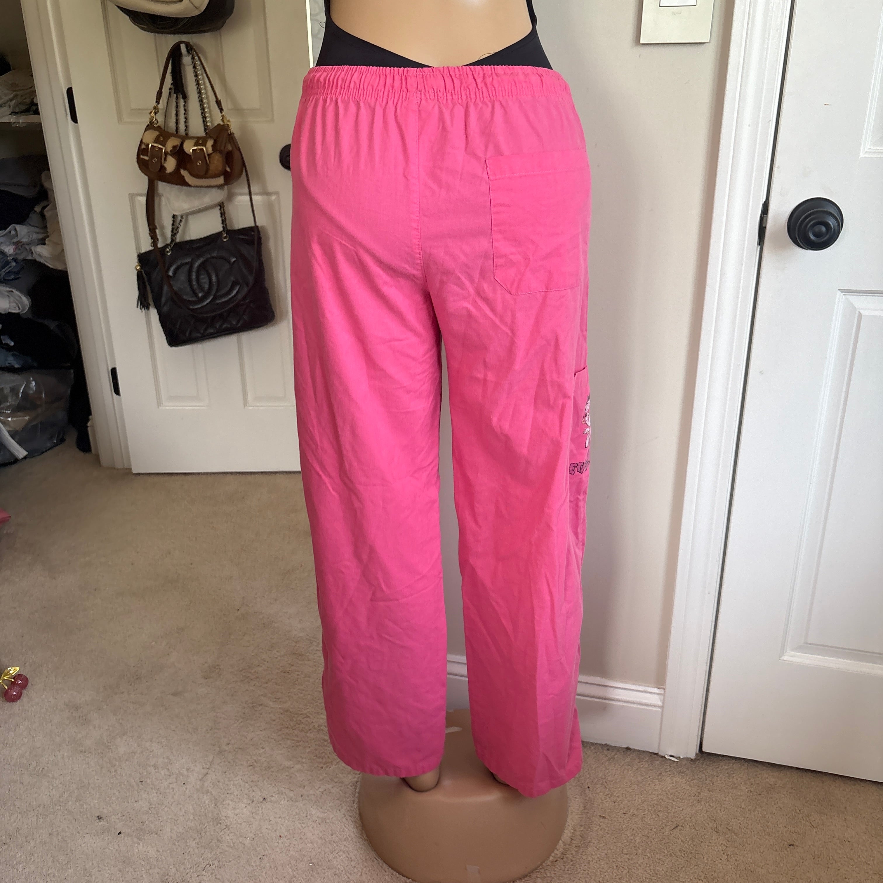 00s Betty Boop pink scrub pants (size M)