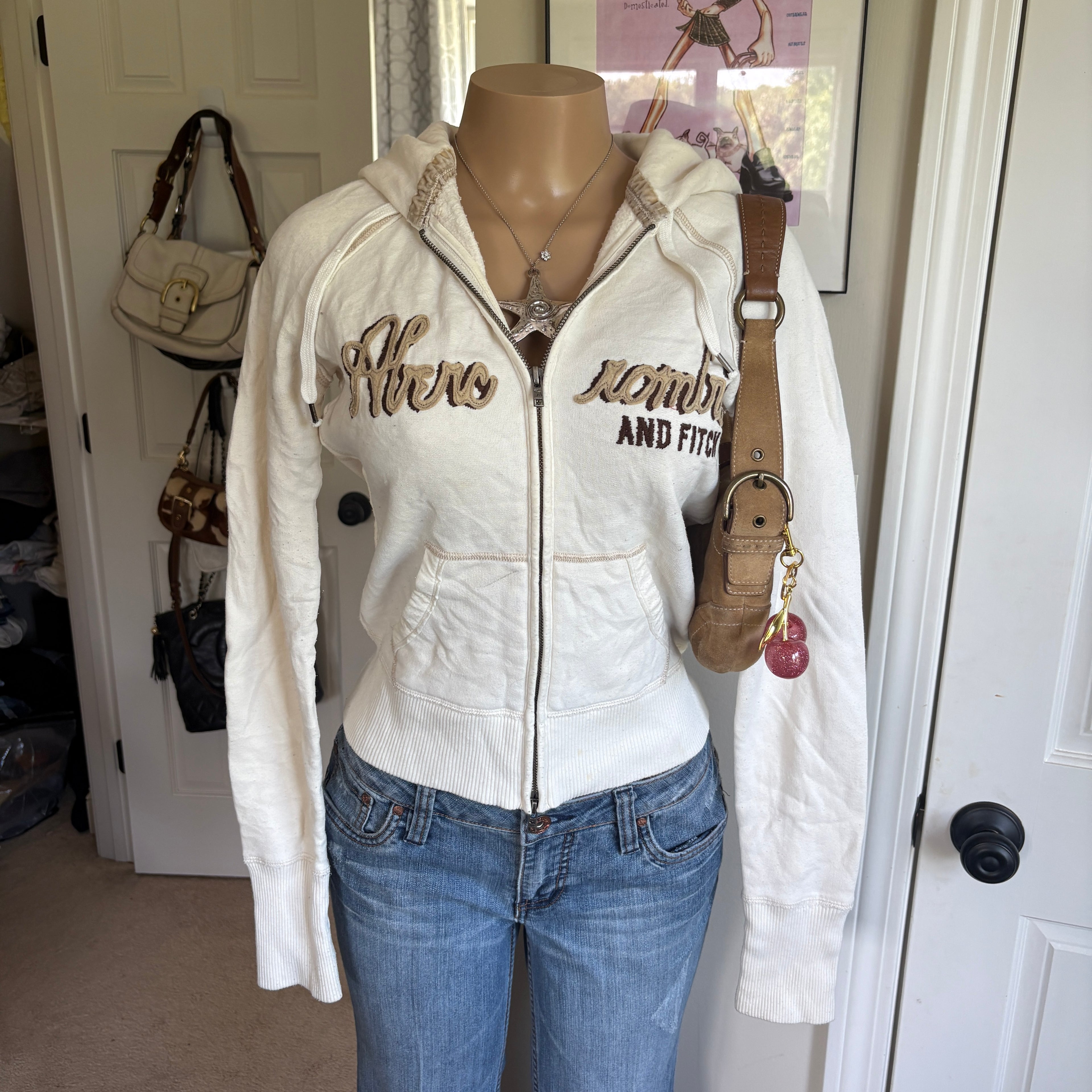 00s Abercrombie & Fitch white spellout zip hoodie (size M)