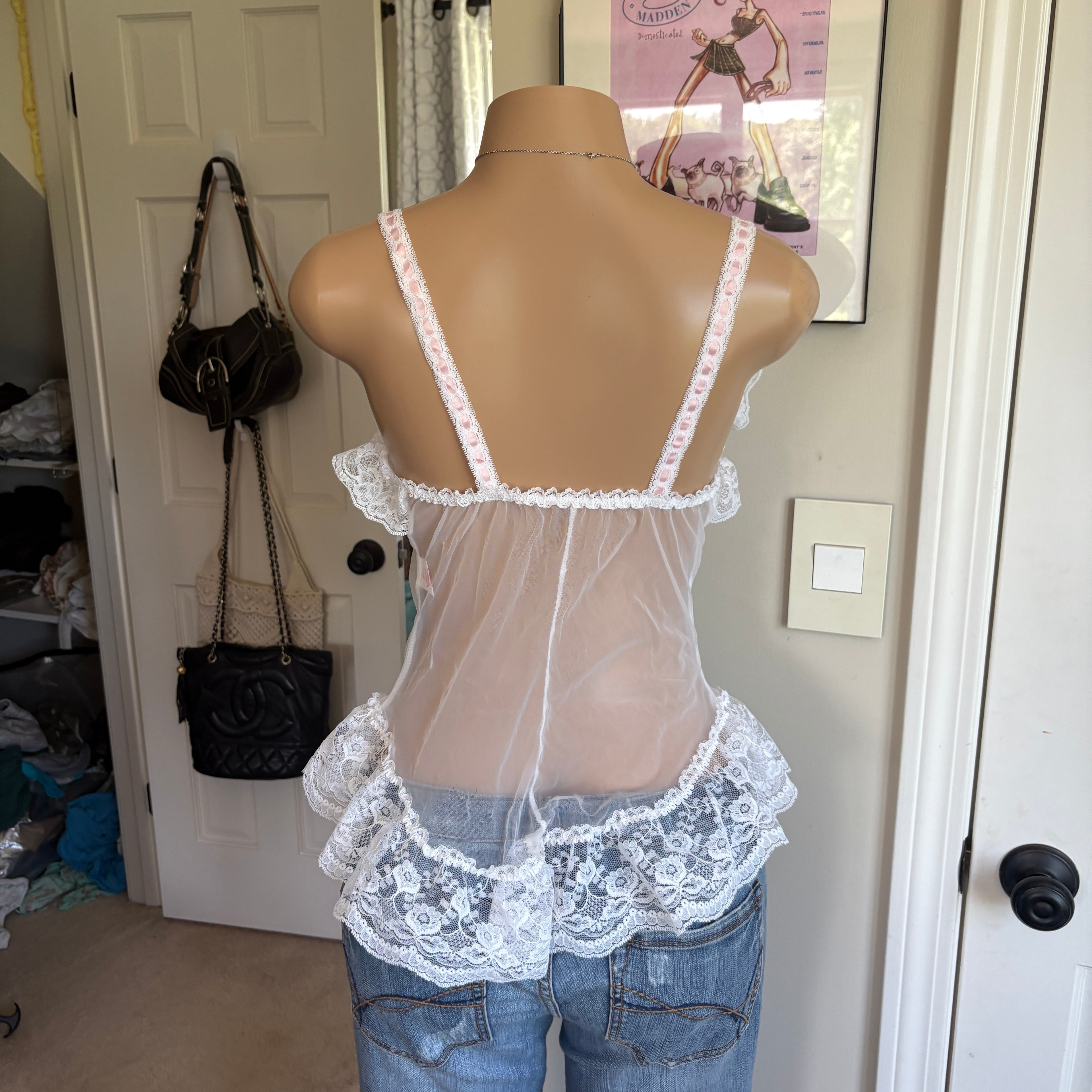 00s white & pink lace lingerie top (size L)