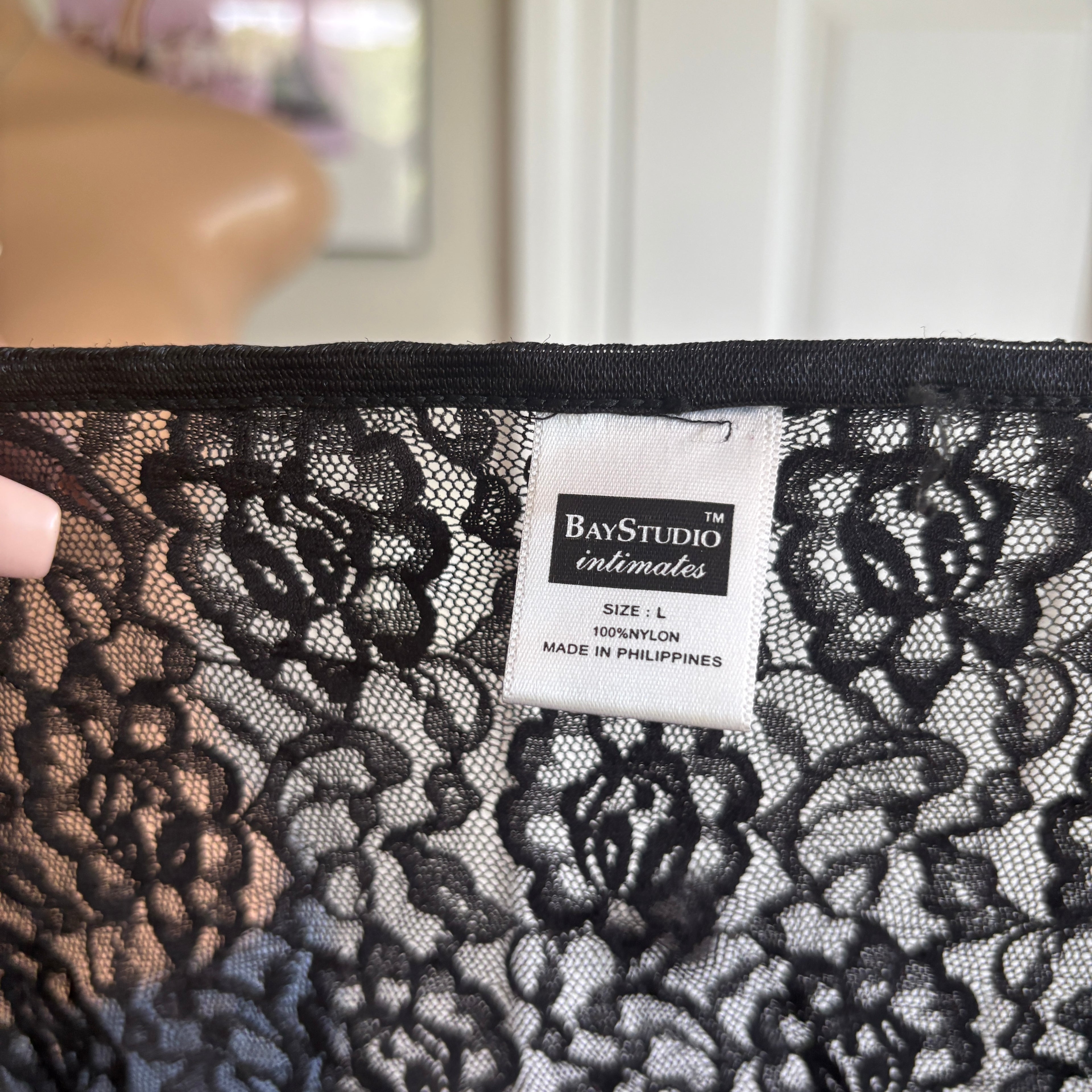 00s black floral lace tank top (size L)