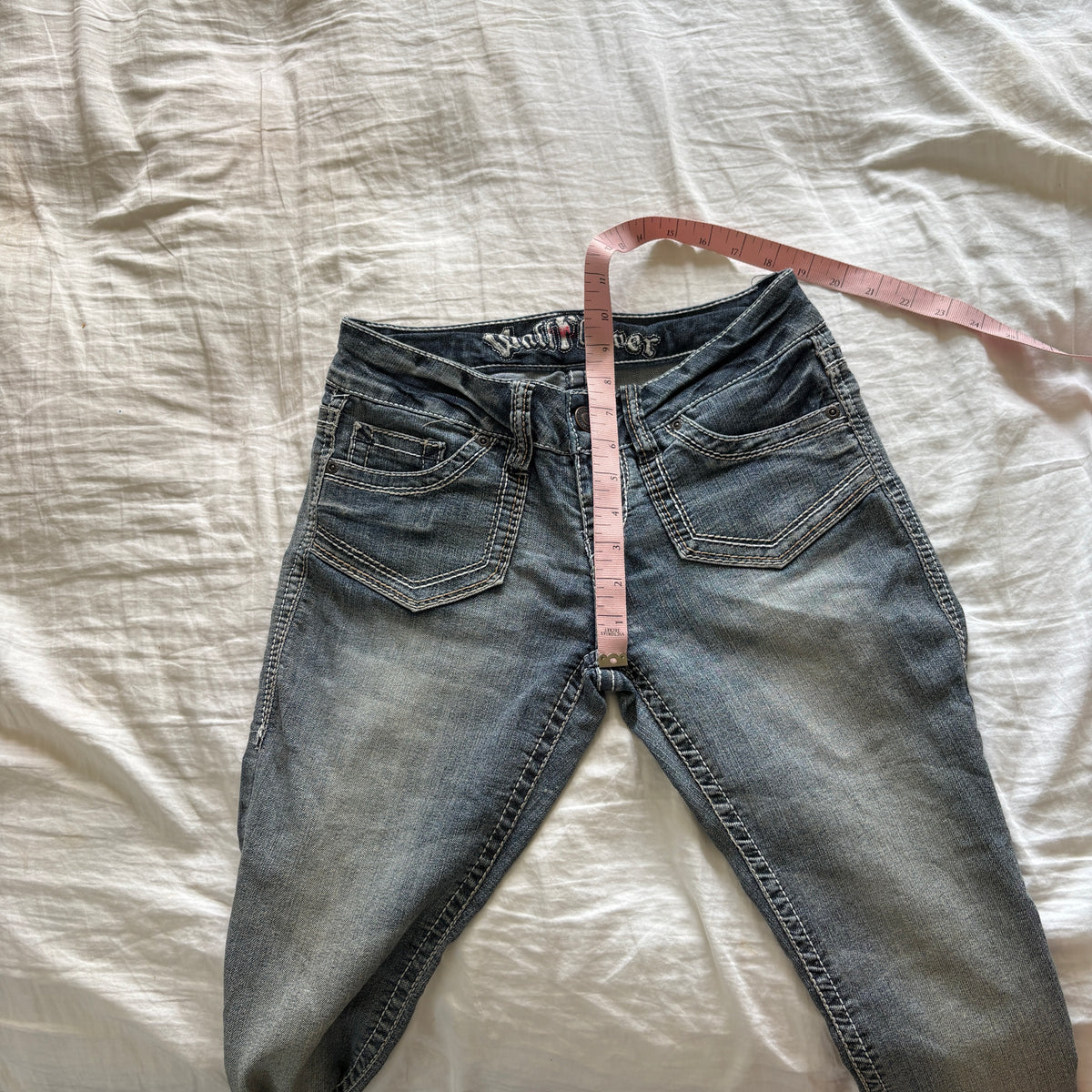 00s Wallflower low rise light wash bootcut jeans (size small)
