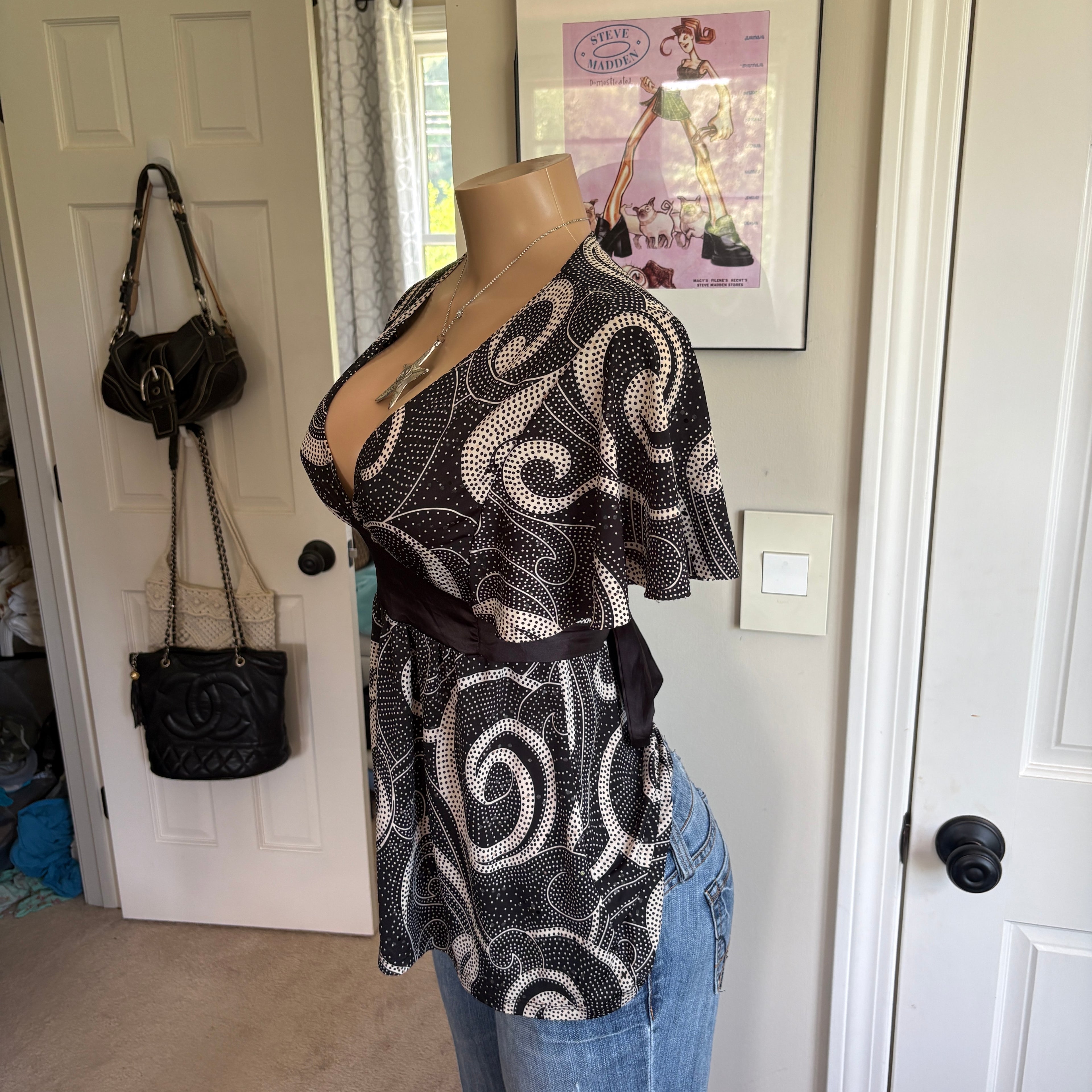 00s black whimsy swirl tie back top (size L)