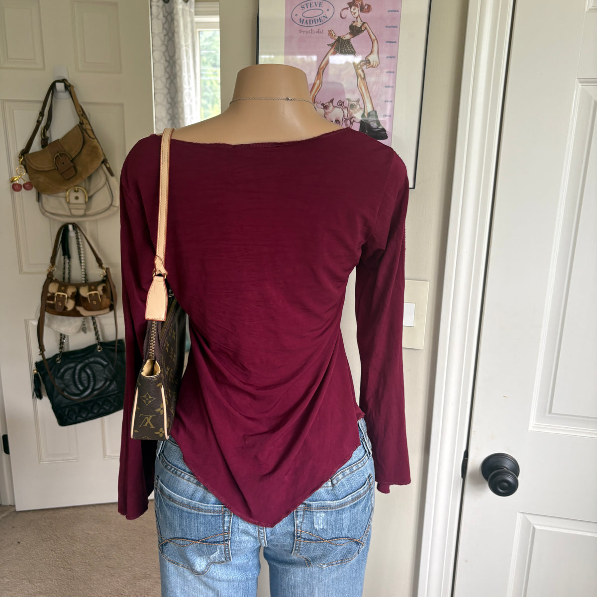 00s red western flare sleeve top (size L)