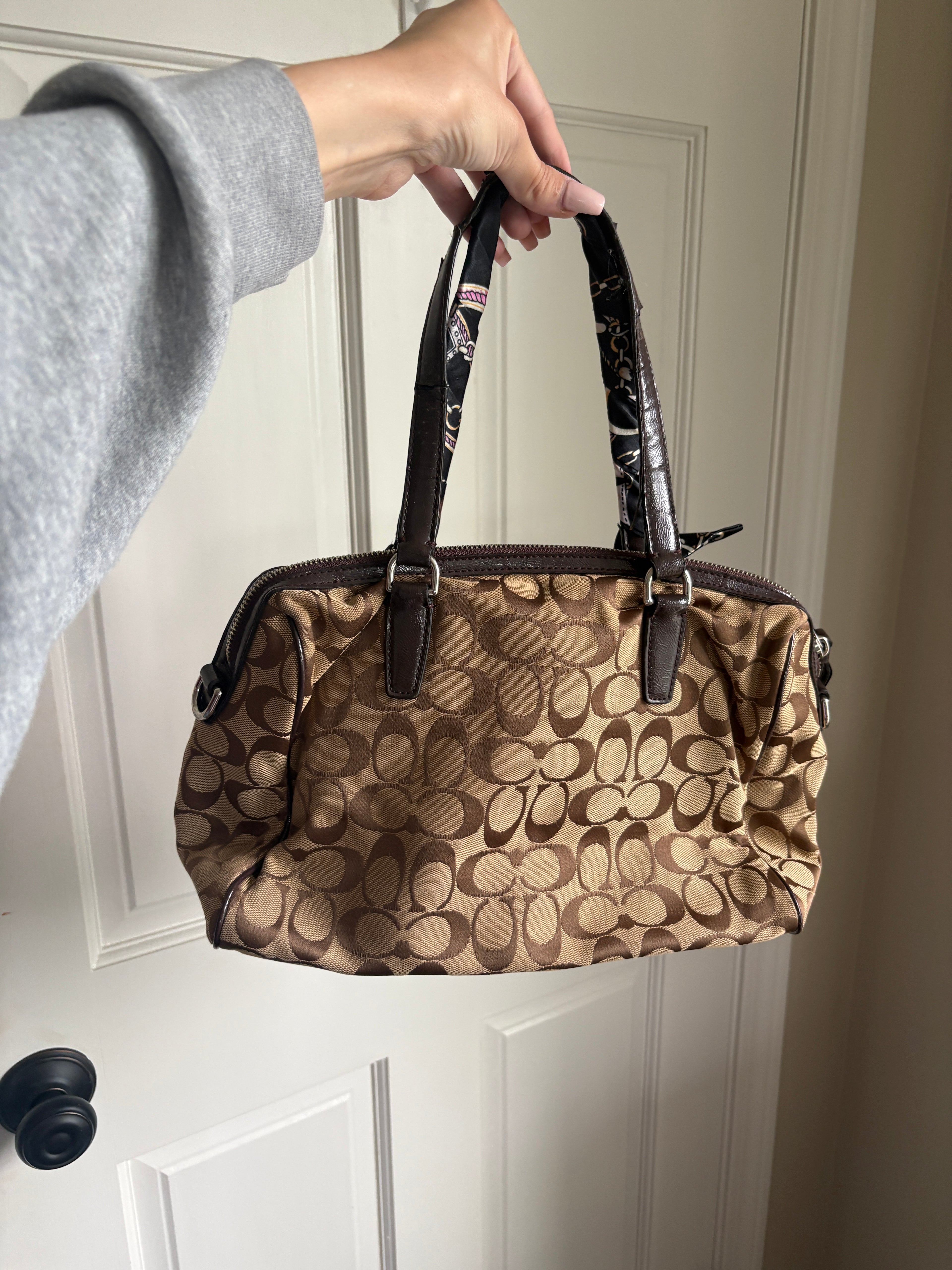 00s vintage Coach classic tan monogram canvas satchel bag