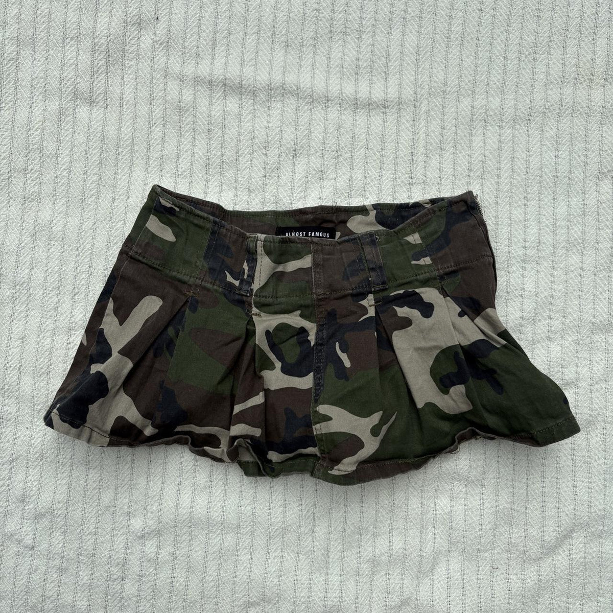 y2k 2000s almost famous camo pleated micro mini skirt