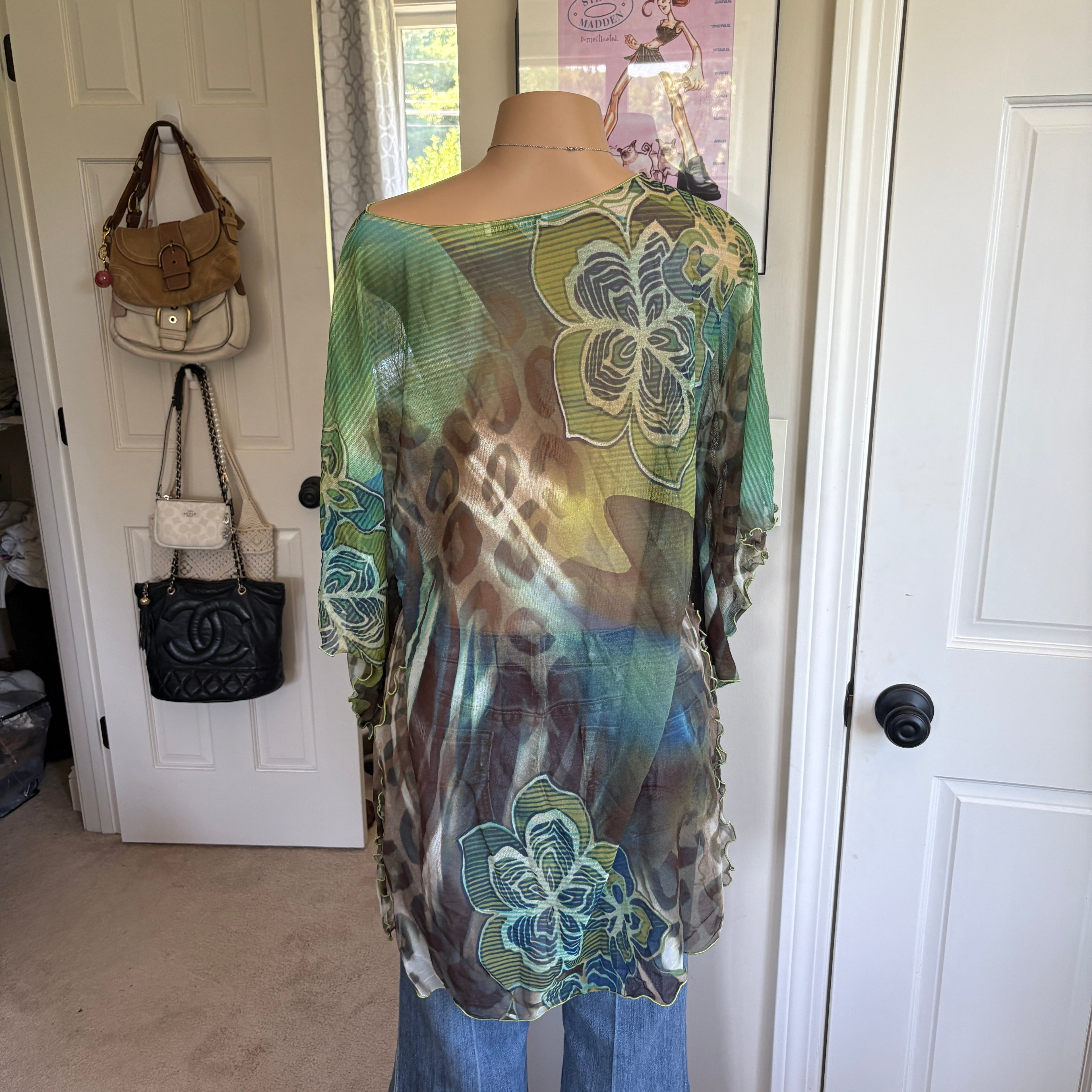 00s green floral poncho top (size S-L)