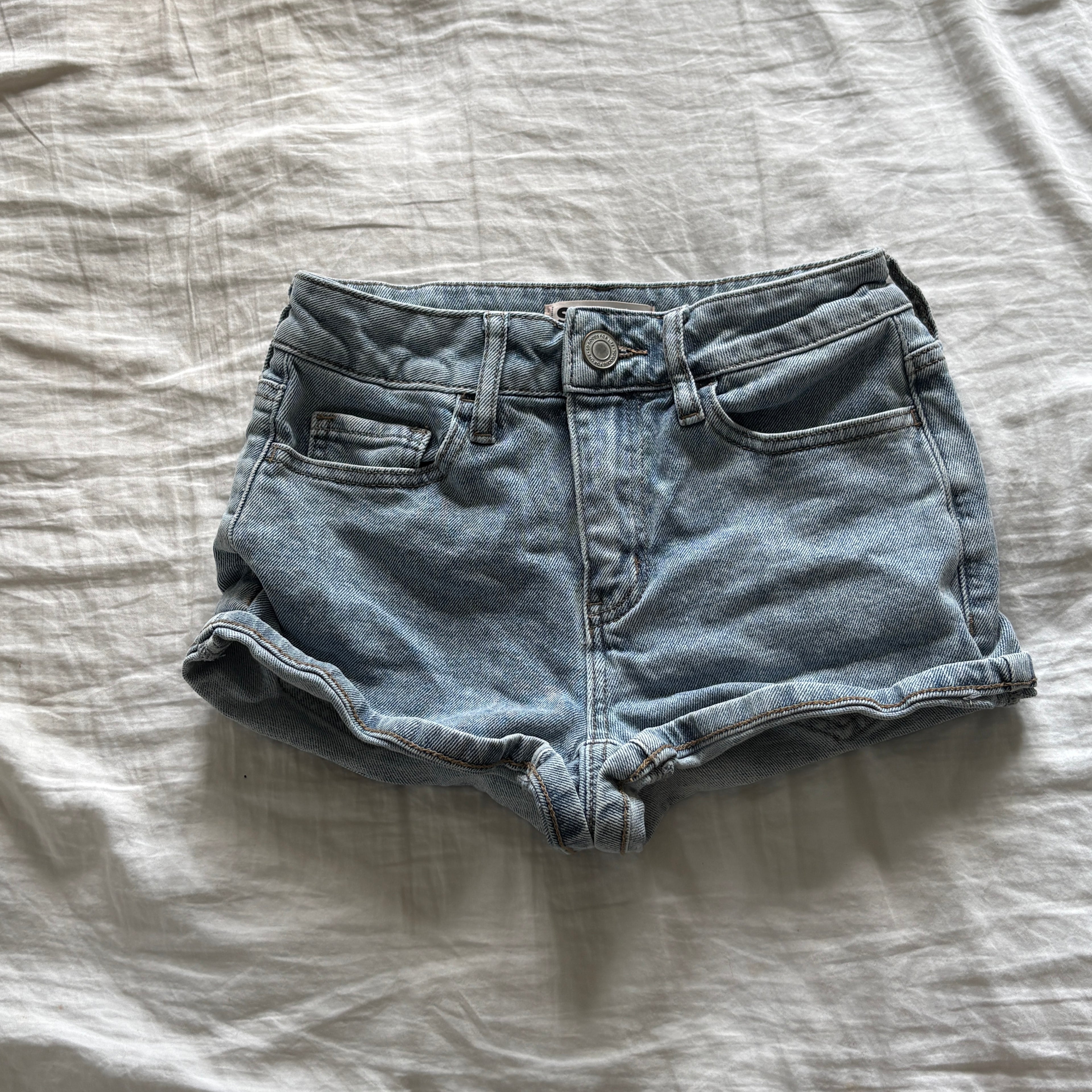 00s So denim light wash mini shorts (size S)