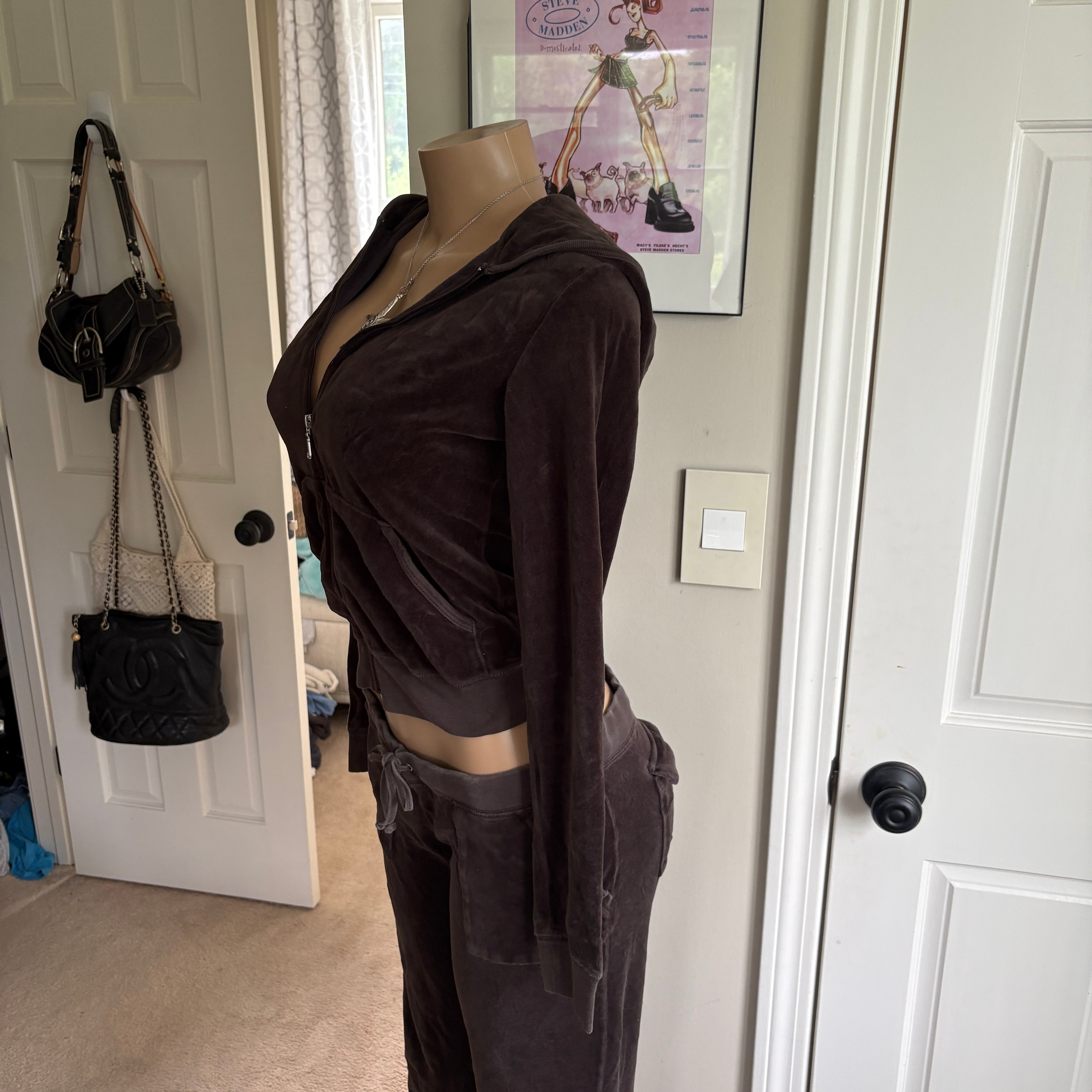 00s Juicy Couture brown velour tracksuit set (size M/L)