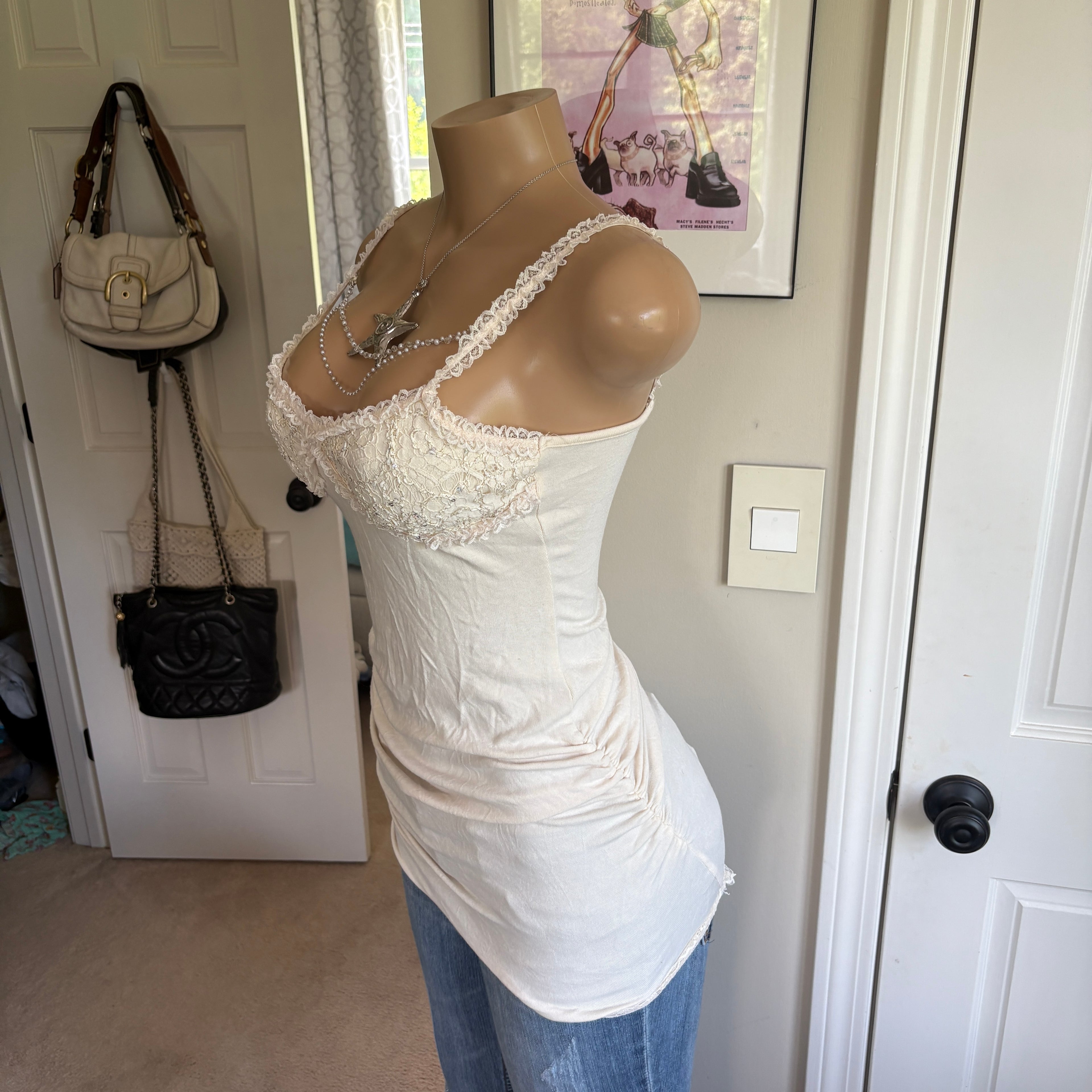 00s white lace pearl neckline cami (size M)