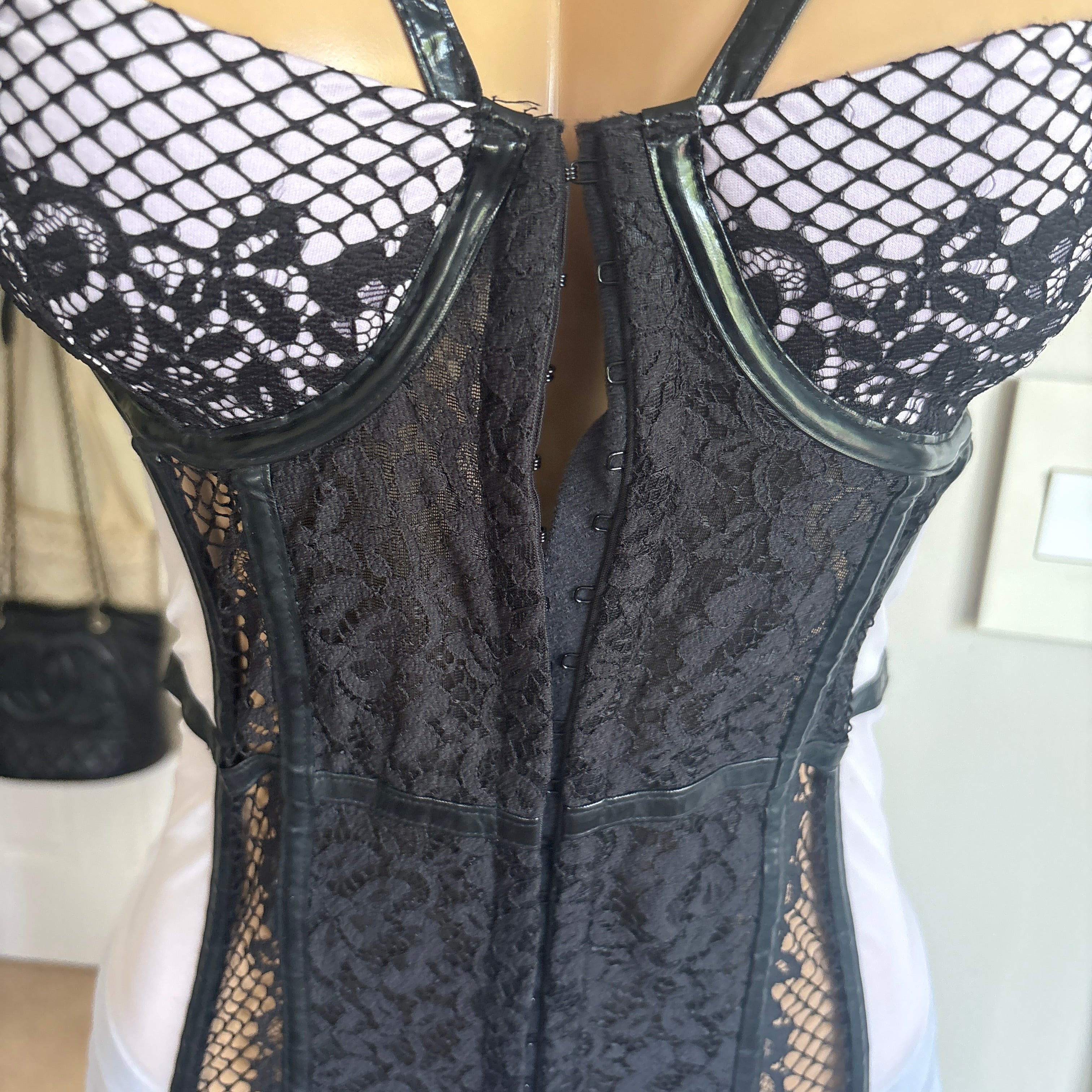 00s Victoria's Secret lace lingerie corset top (size 34C)