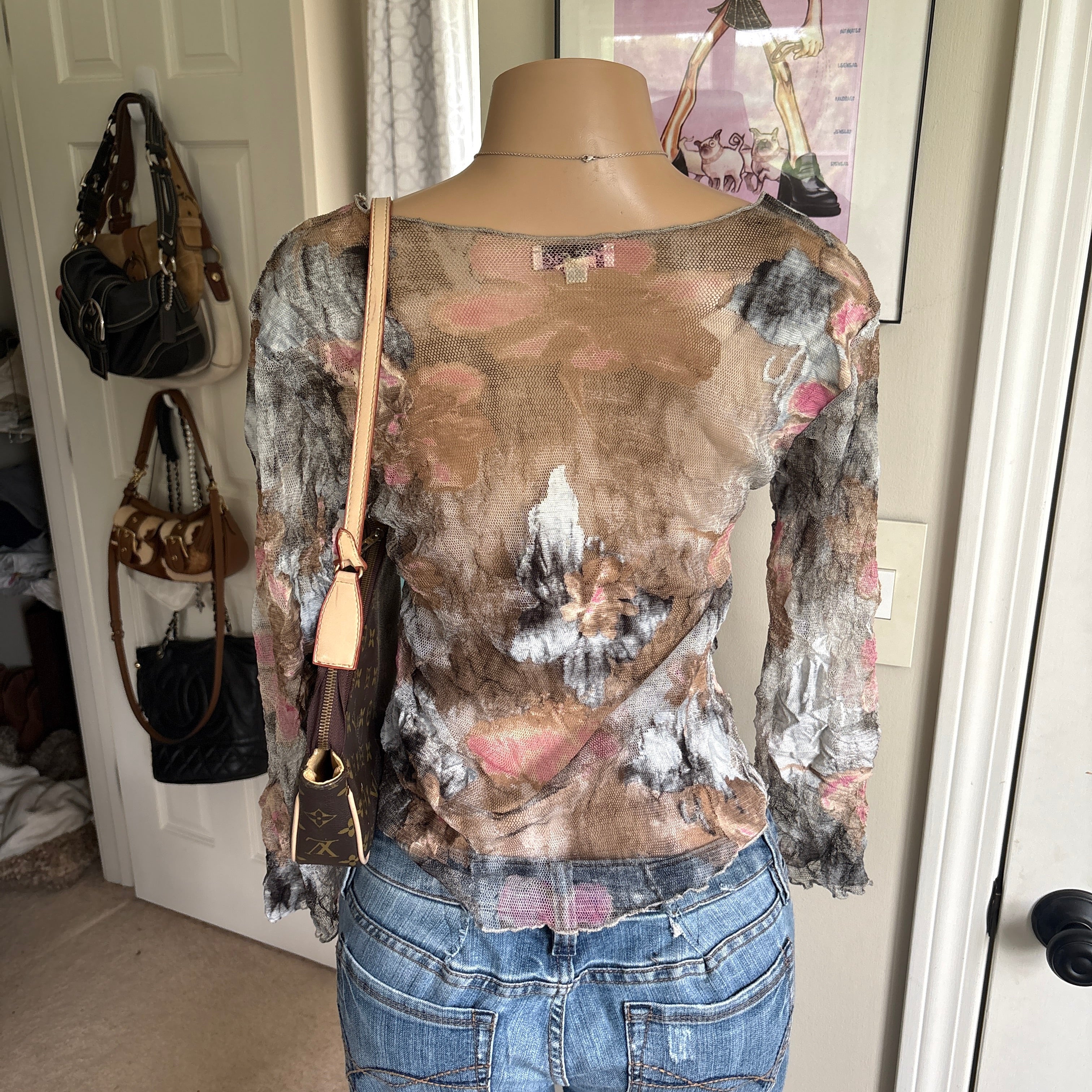 00s unique floral mesh long sleeve (size L)