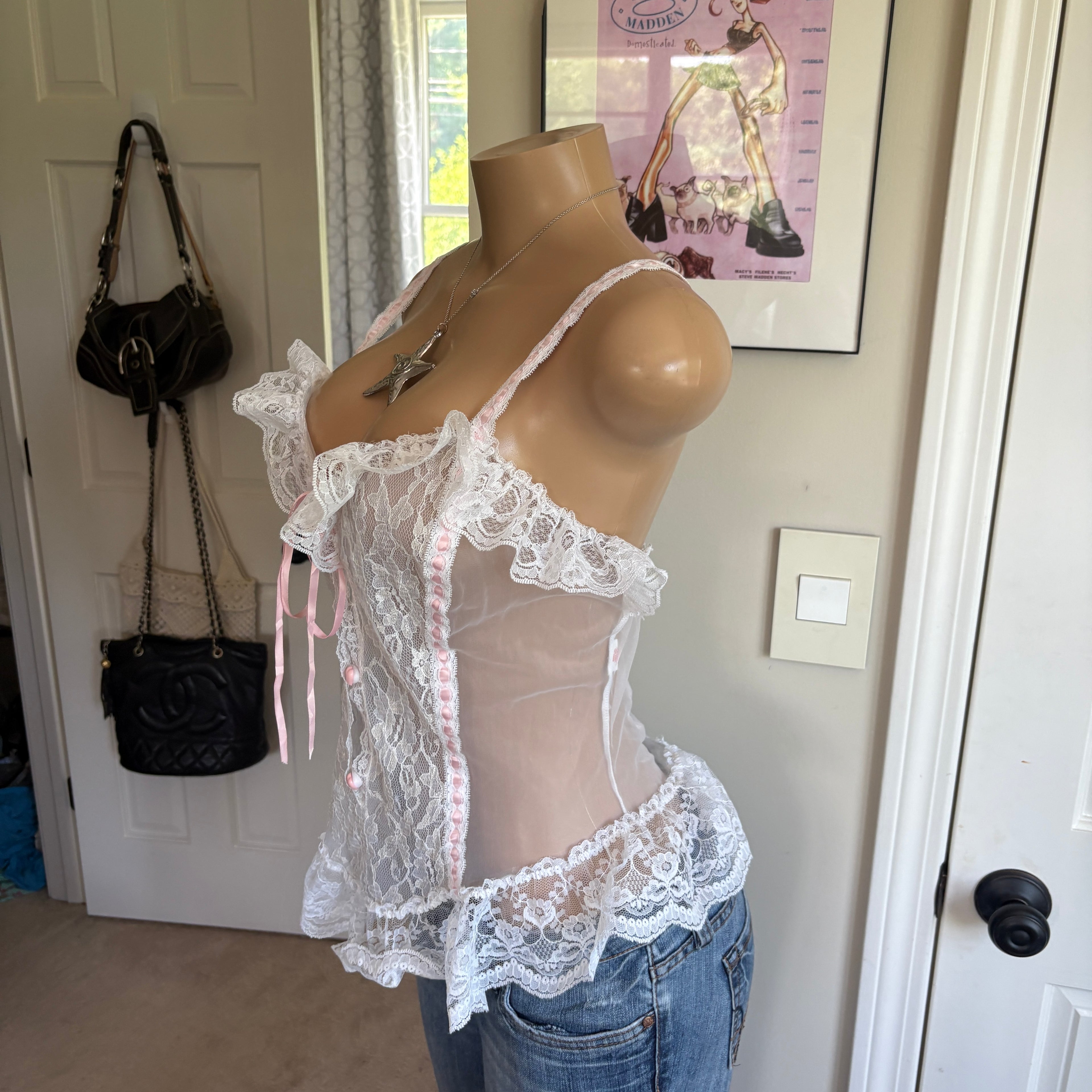 00s white & pink lace lingerie top (size L)