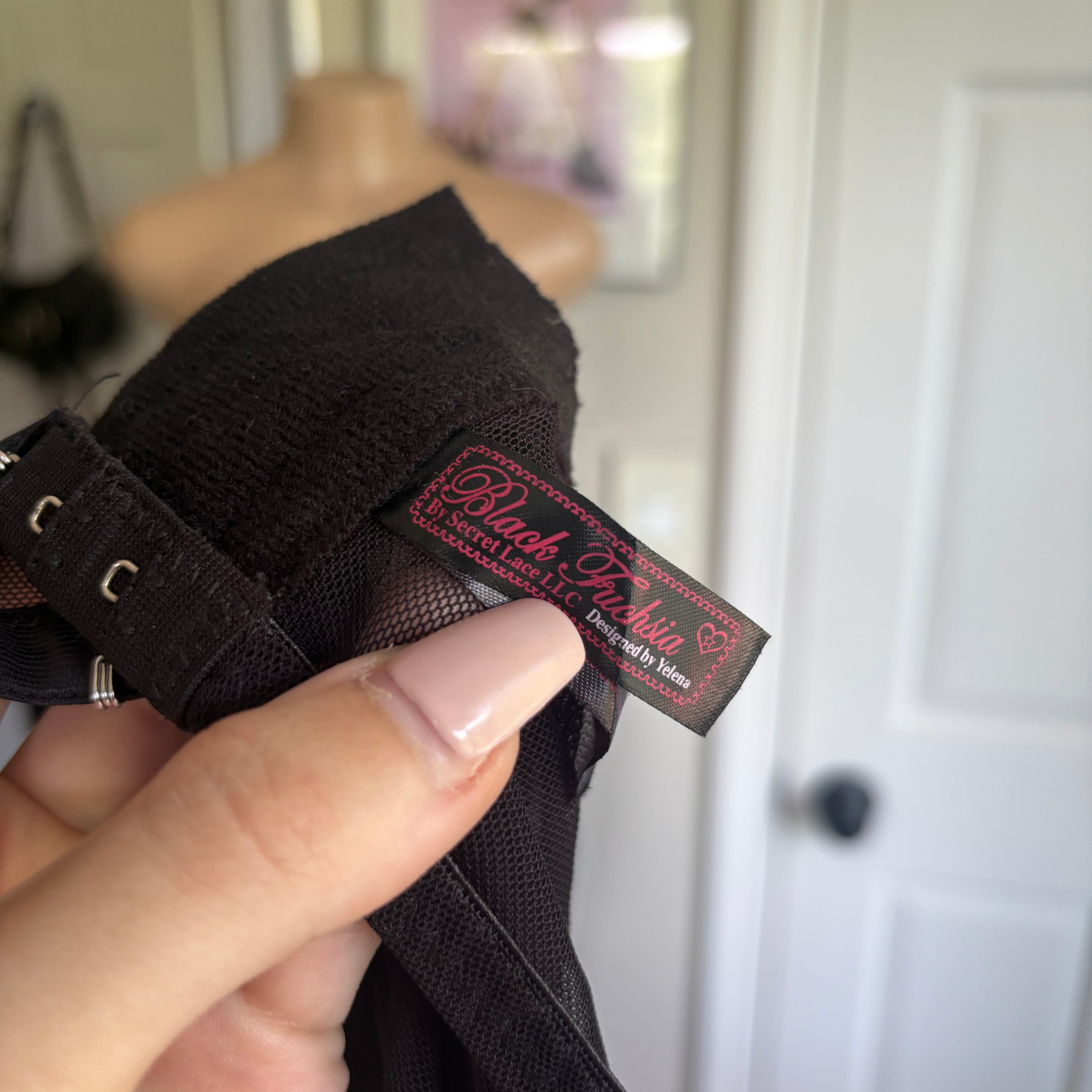 00s black & pink push up bustier lingerie top (size XL)