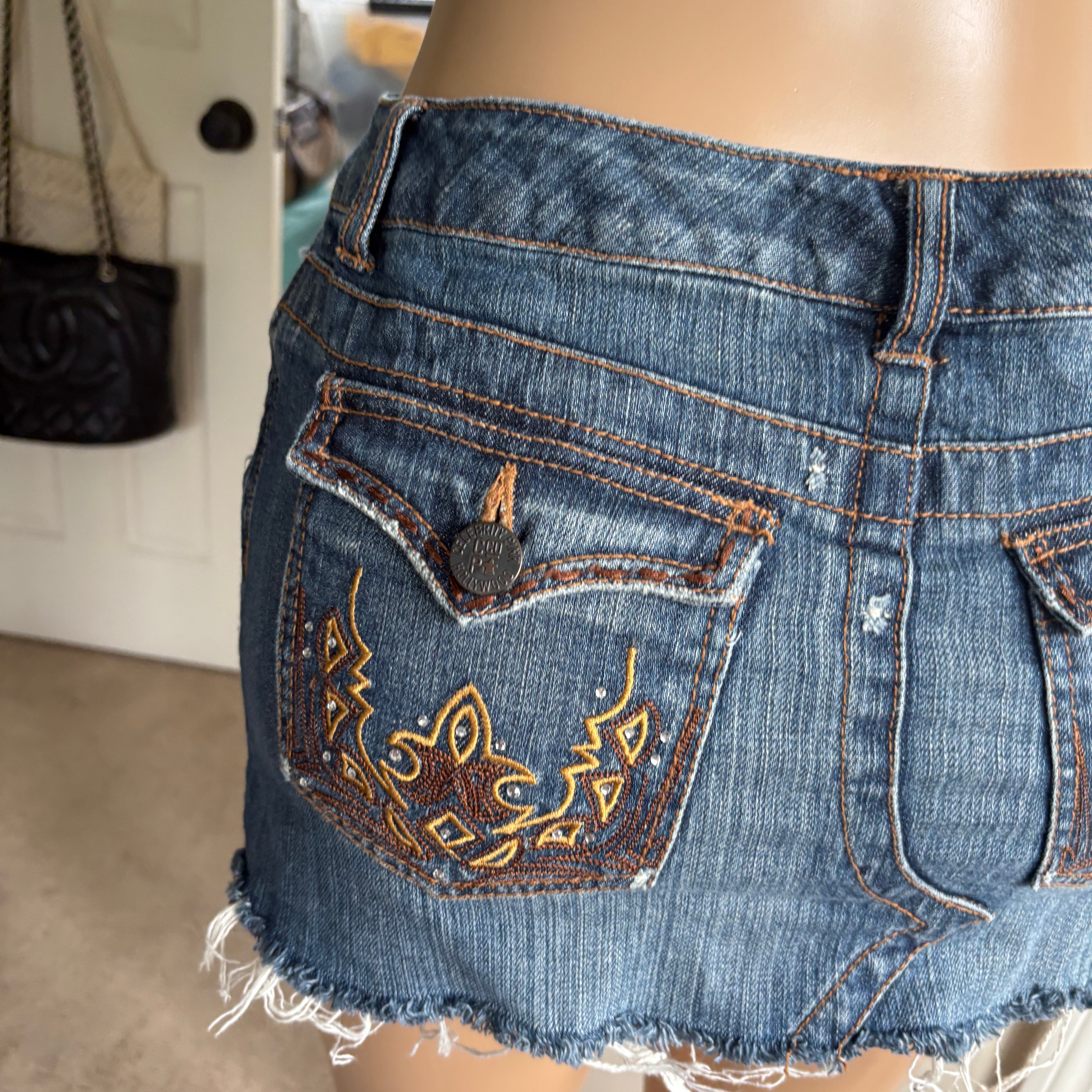 00s Celebrity Pink denim mini skirt (size M)