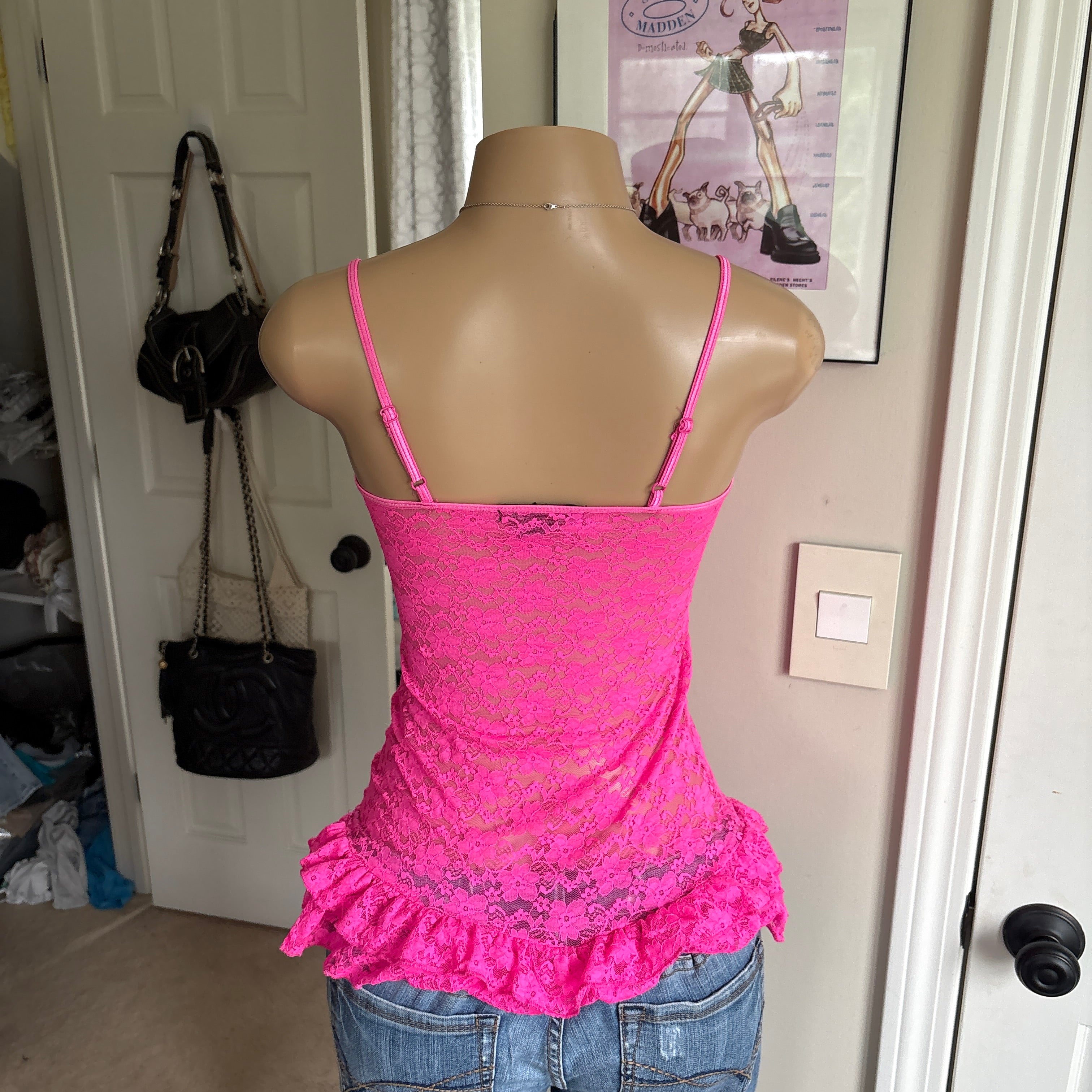 00s hot pink floral lace ruffle cami (size M)