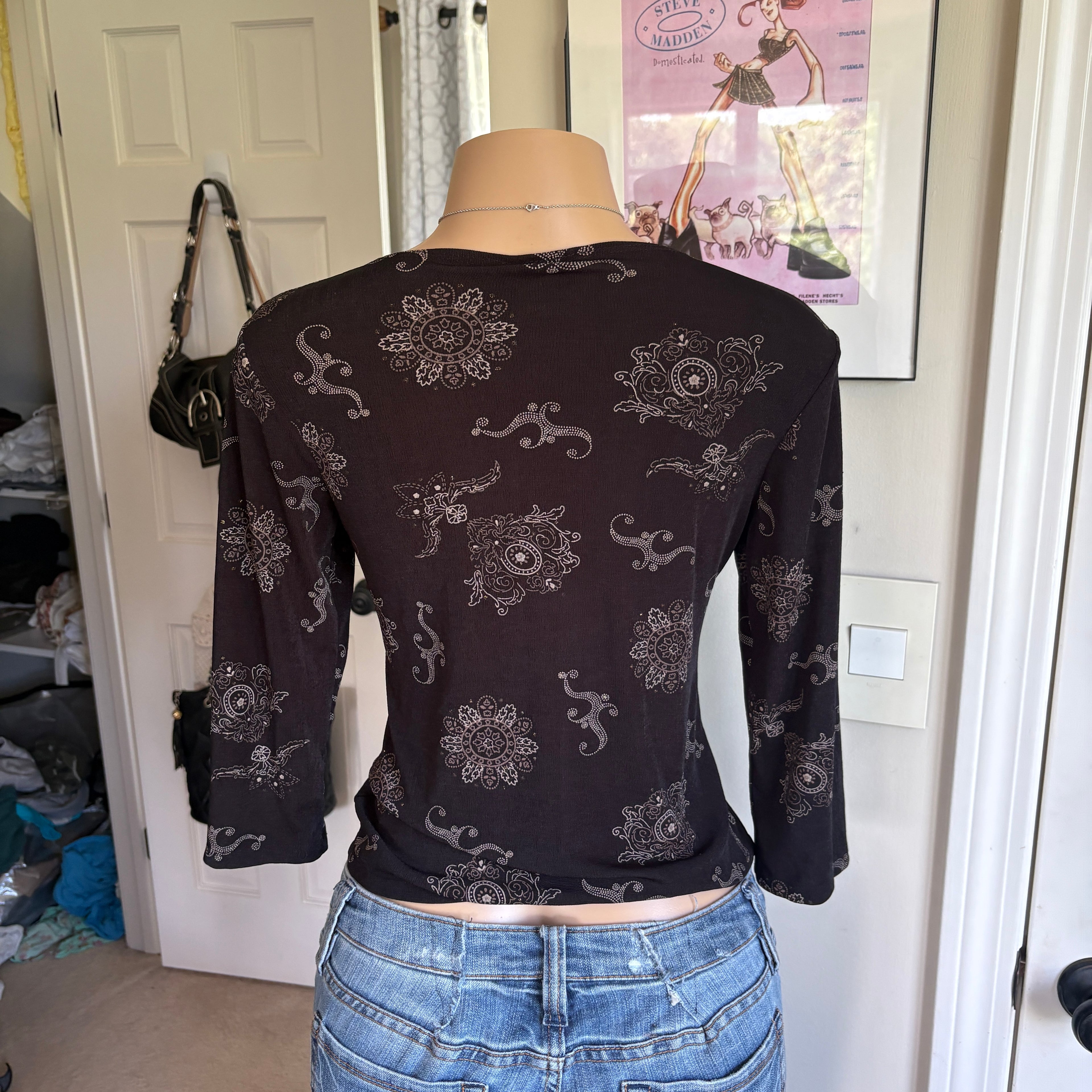 00s black floral v neck long sleeve (size S)