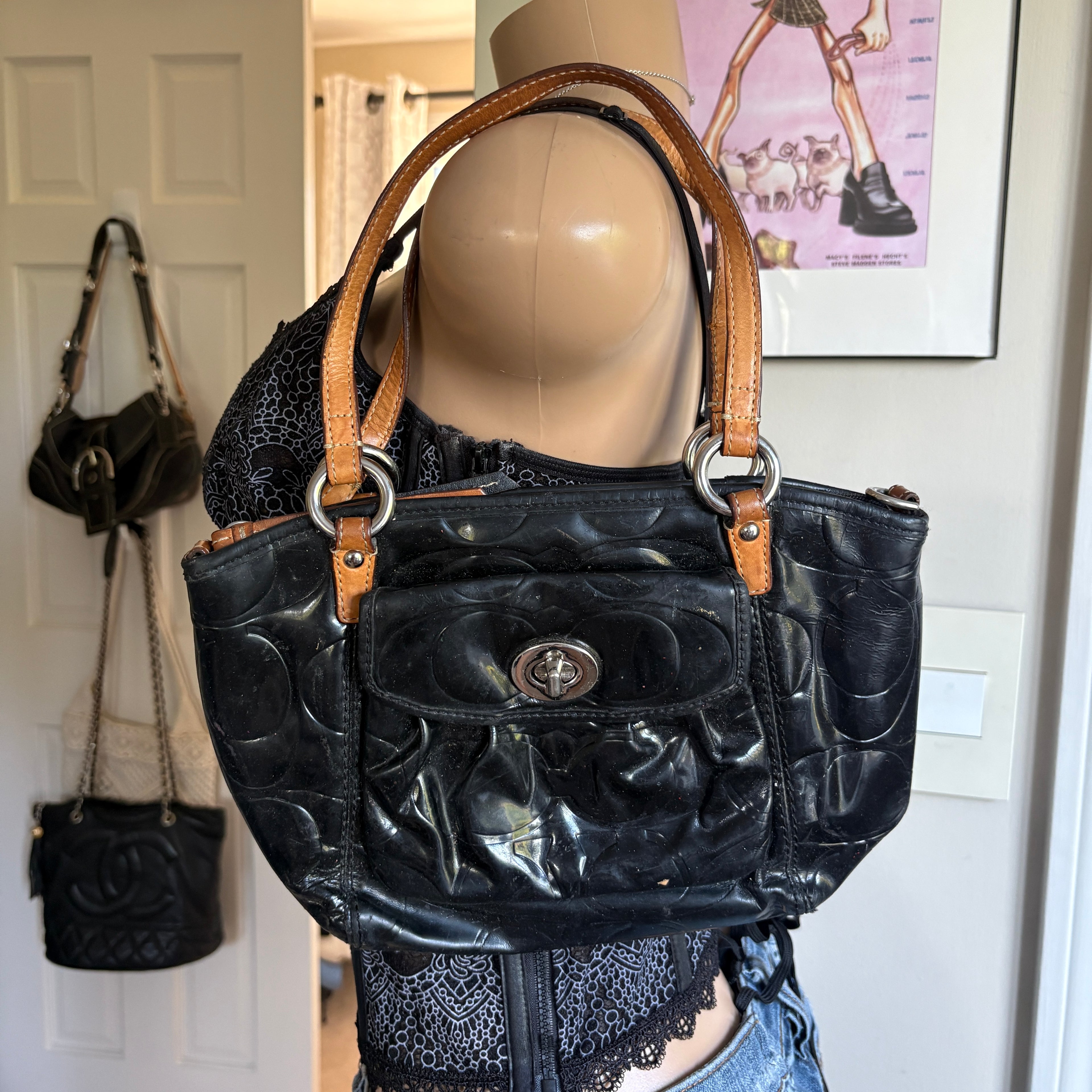 00s vintage Coach signature patent leather shoulder bag