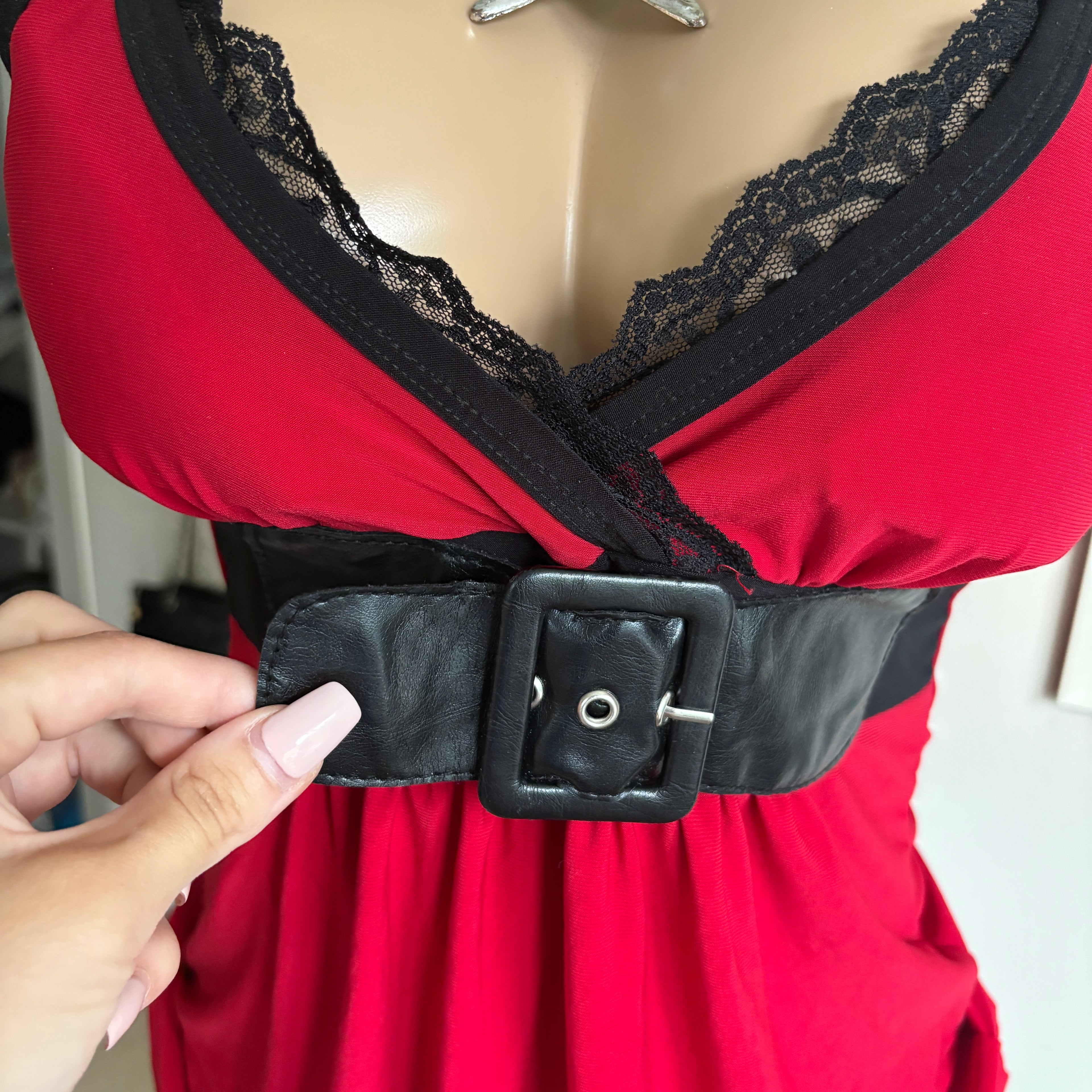 00s red & black buckle v neck cami (size M)