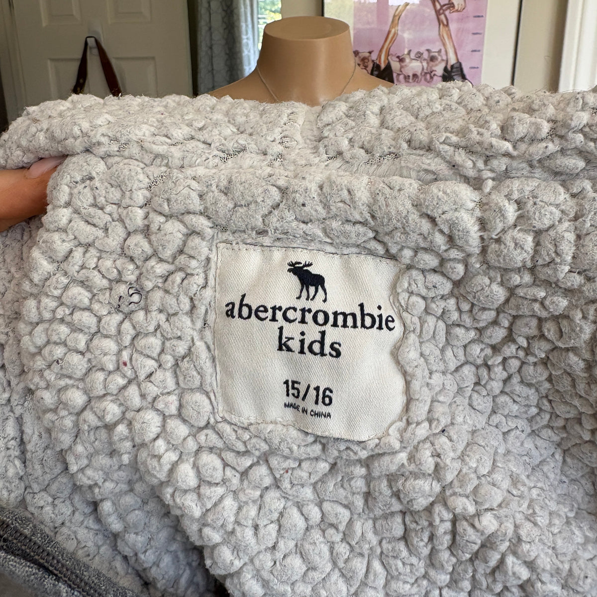00s Abercrombie spellout sherpa lined zip gray hoodie (size XS/S)