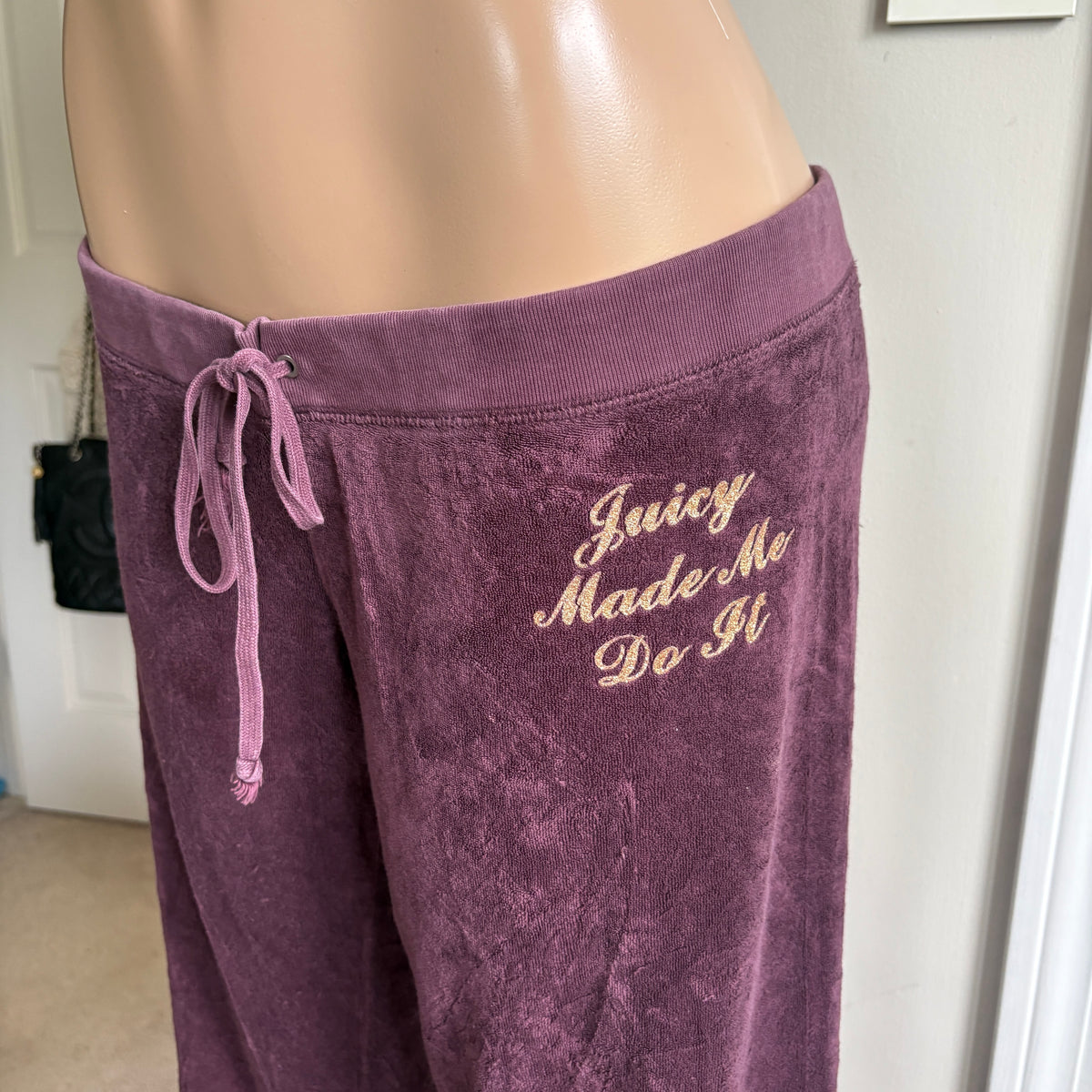 00s Juicy Couture "juicy made me do it" track sweatpants (size L)