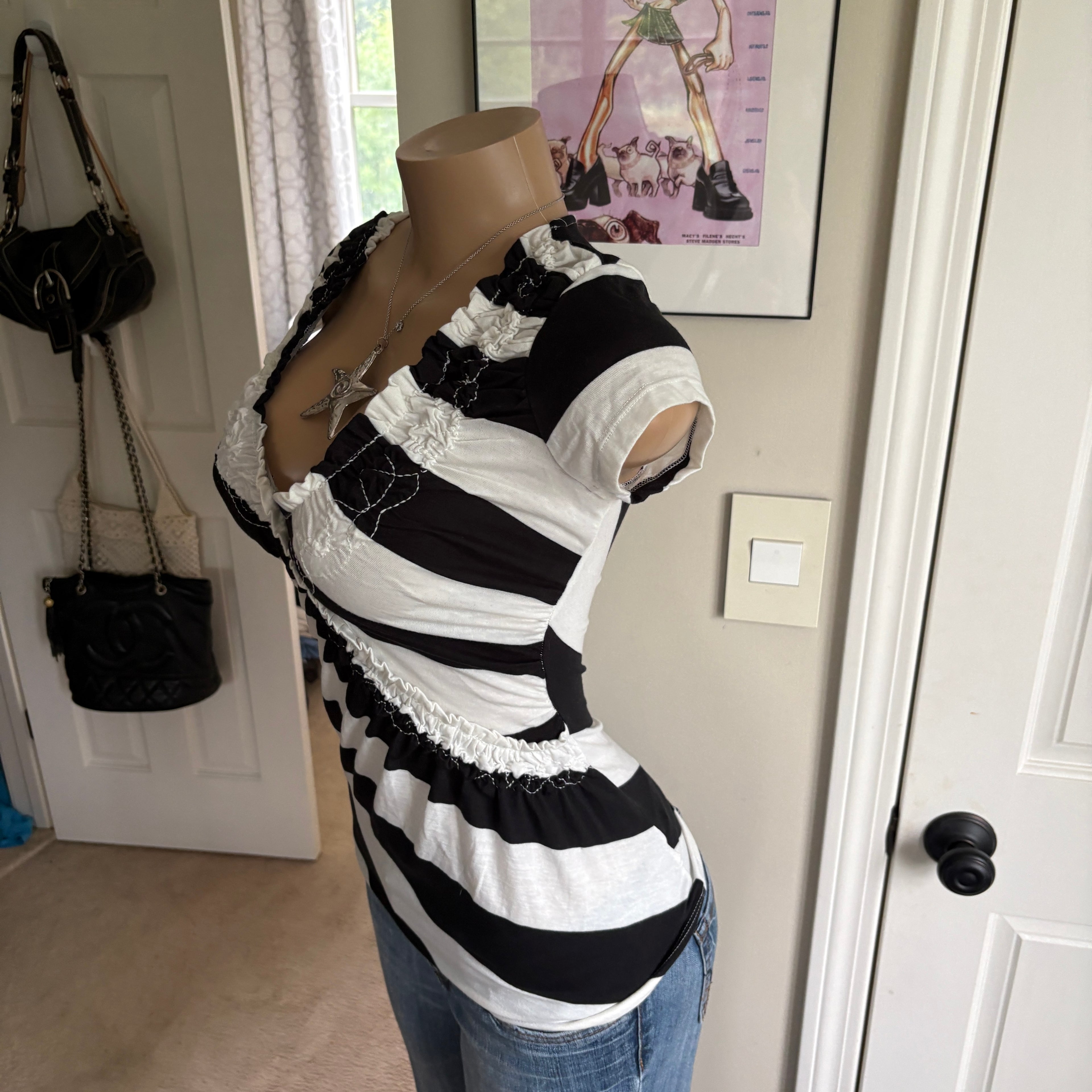00s black & white striped v neck top (size S)
